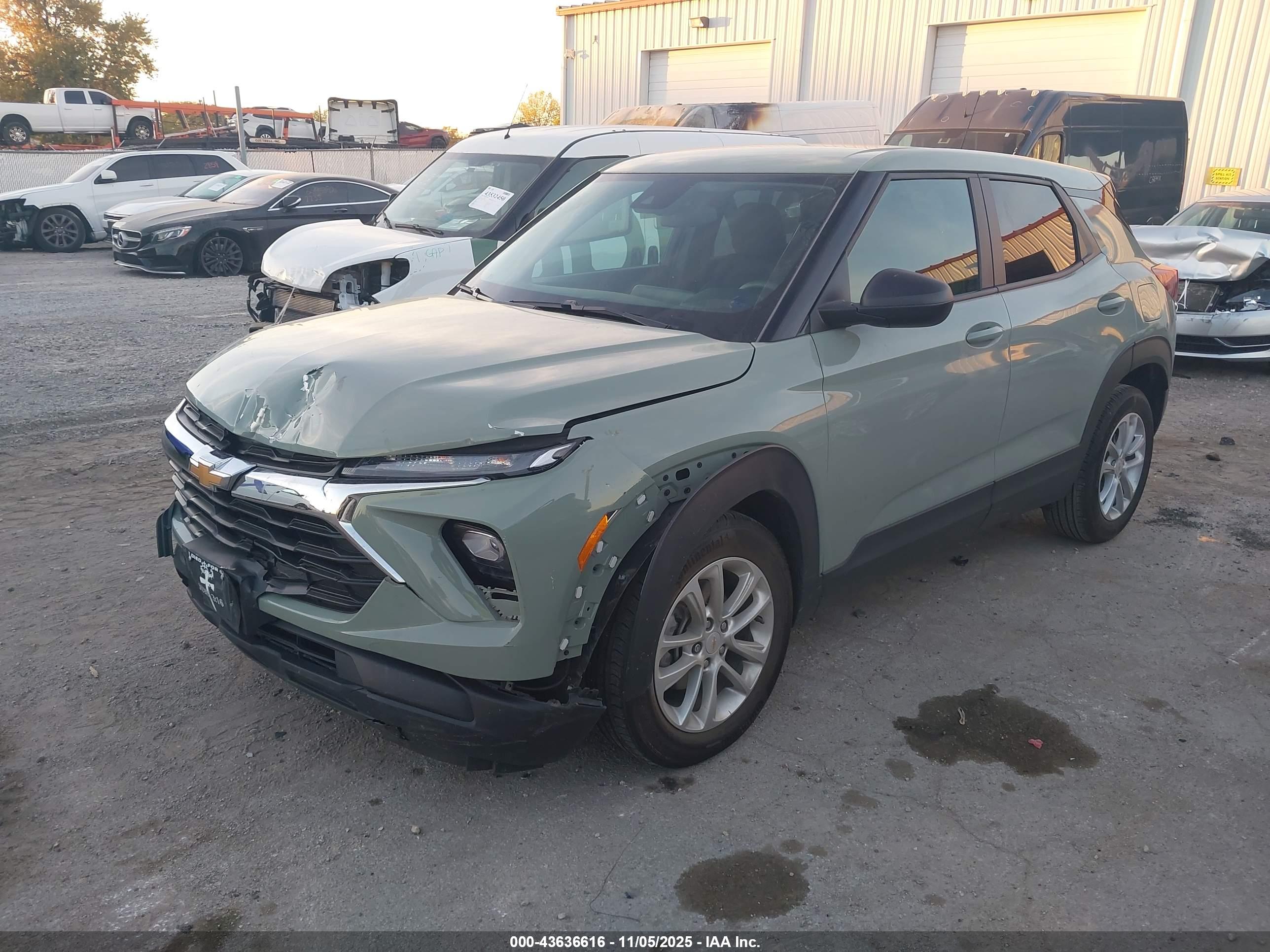 CHEVROLET TRAILBLAZER image 2