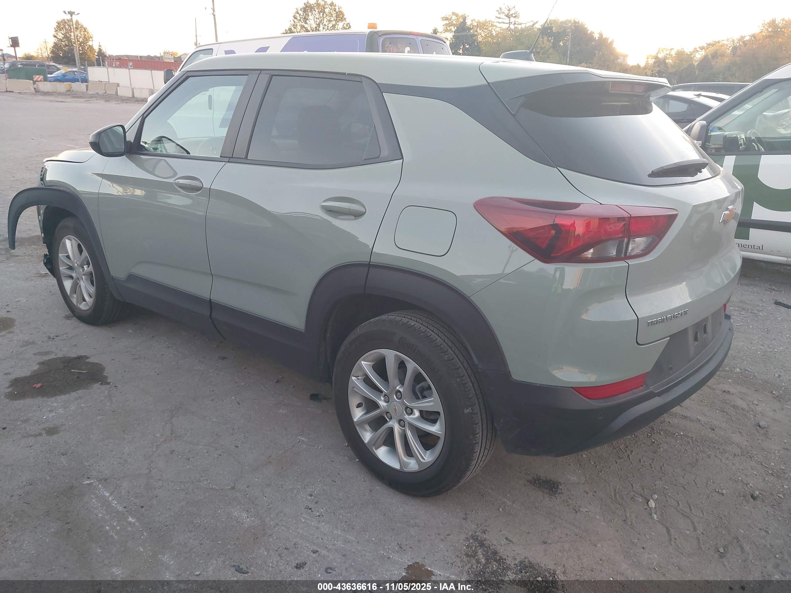 CHEVROLET TRAILBLAZER image 3
