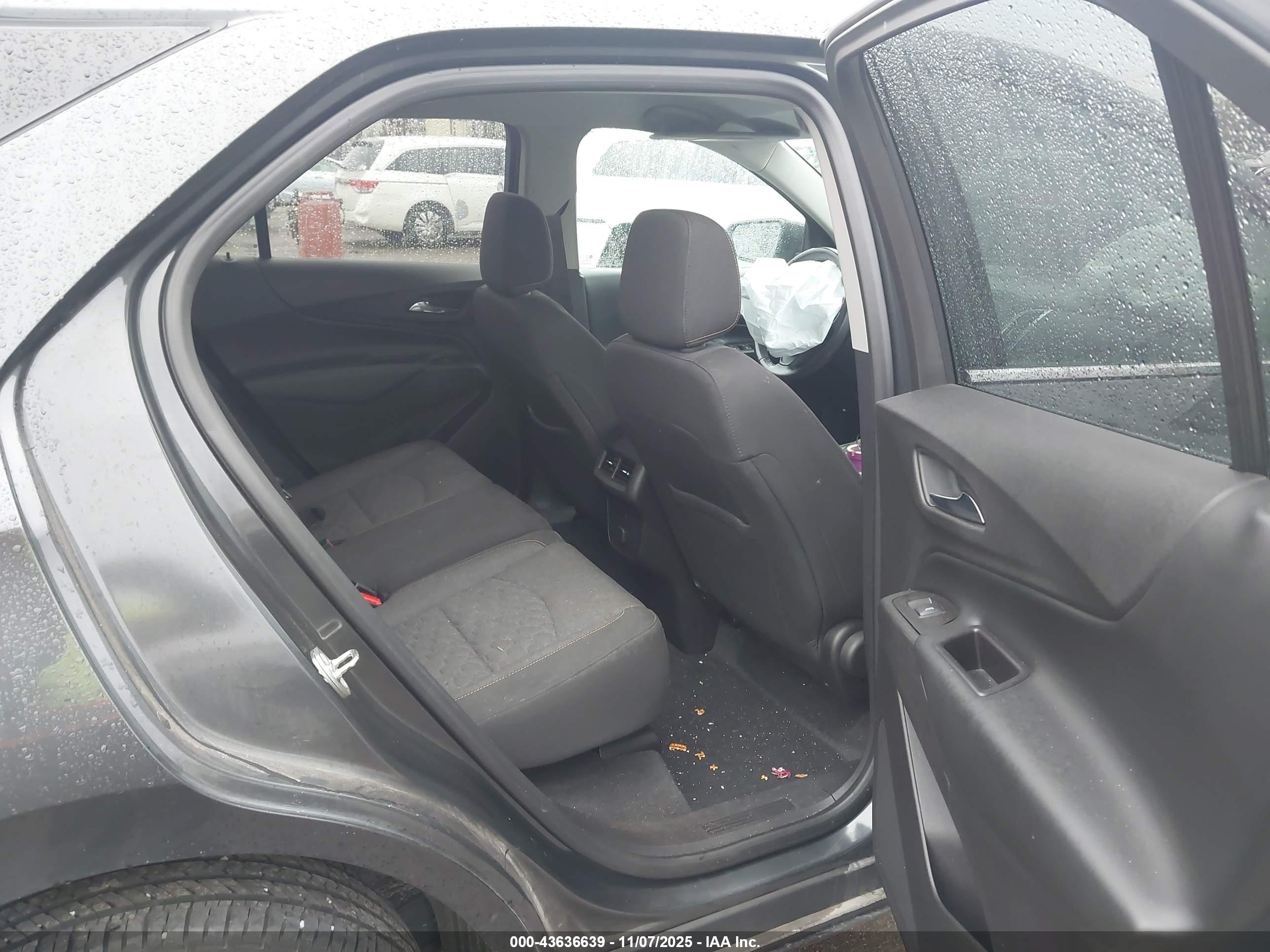 CHEVROLET EQUINOX image 8