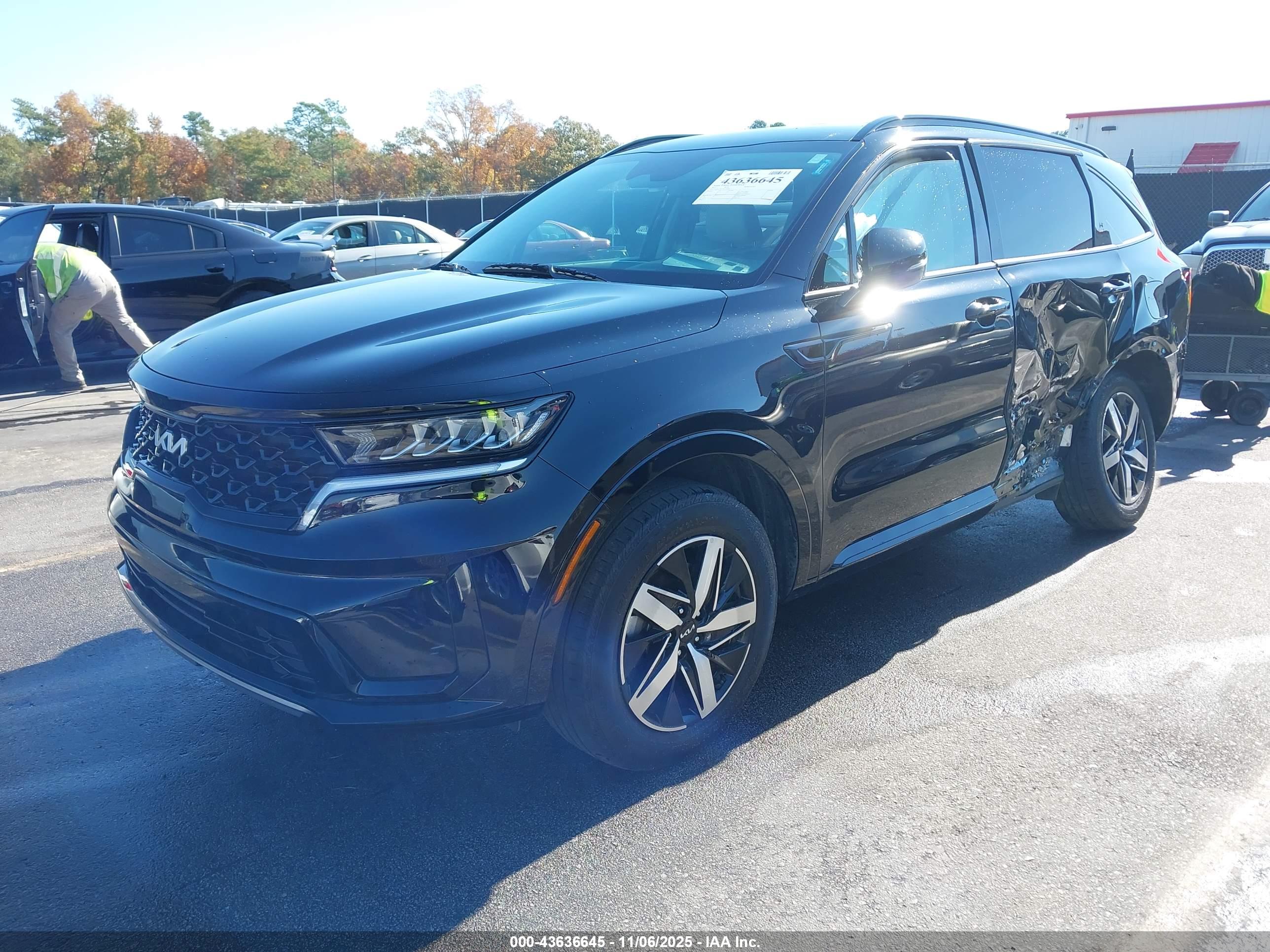 KIA SORENTO image 2