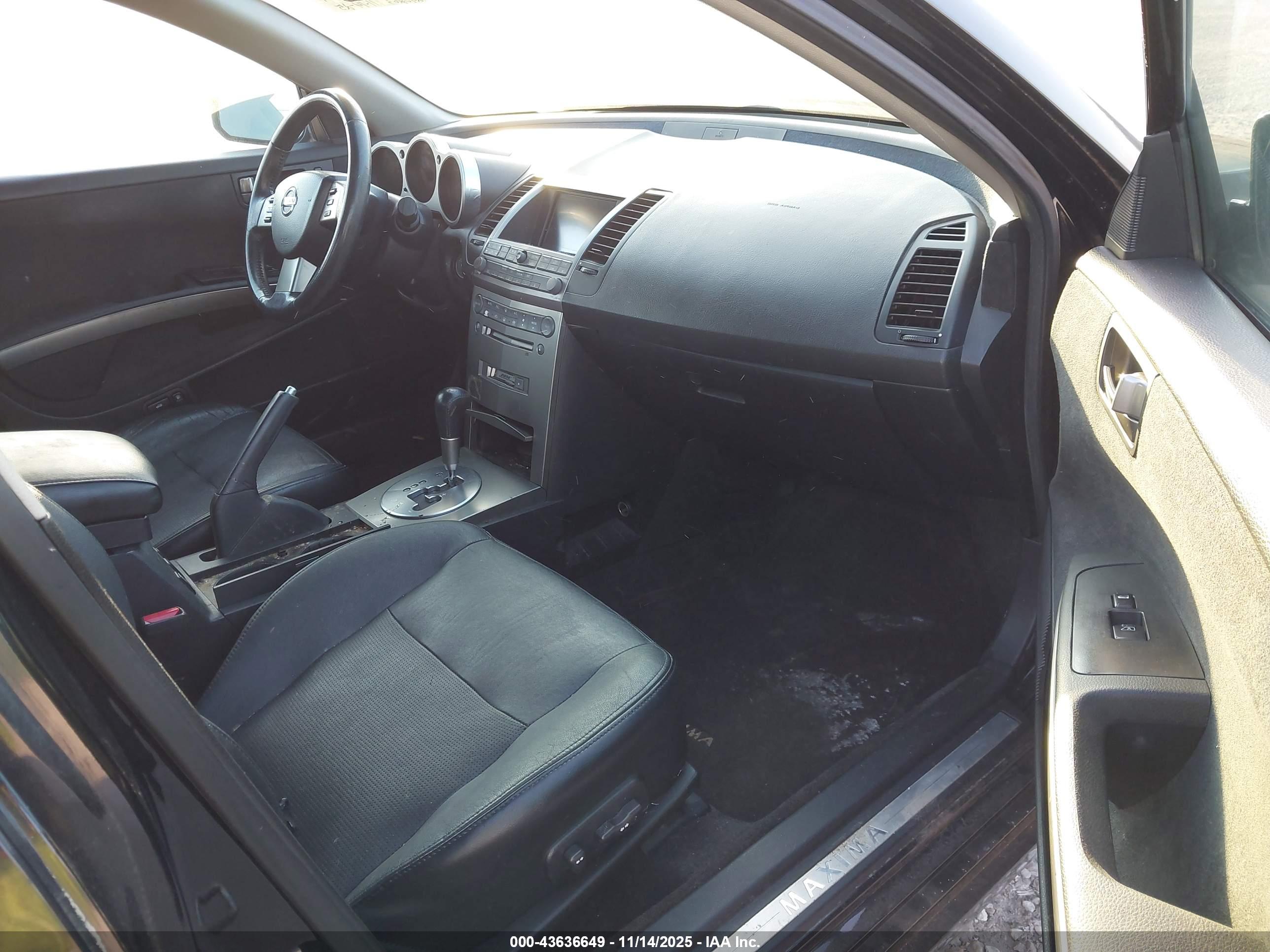 NISSAN MAXIMA image 5