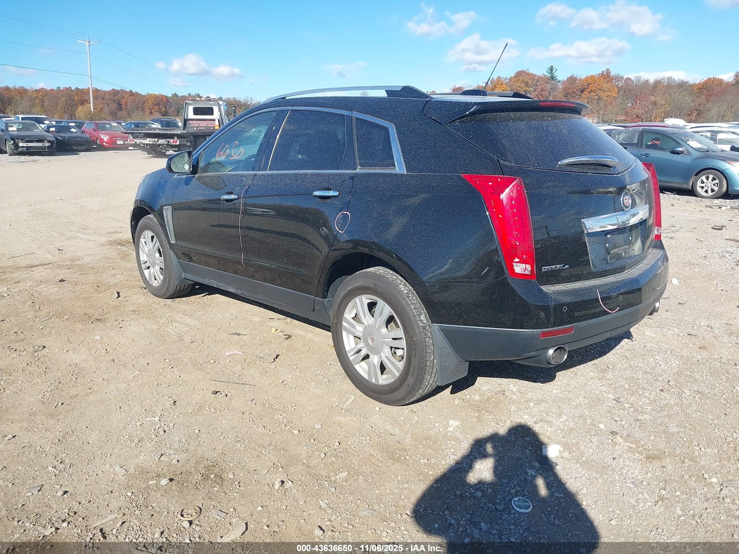 CADILLAC SRX image 3