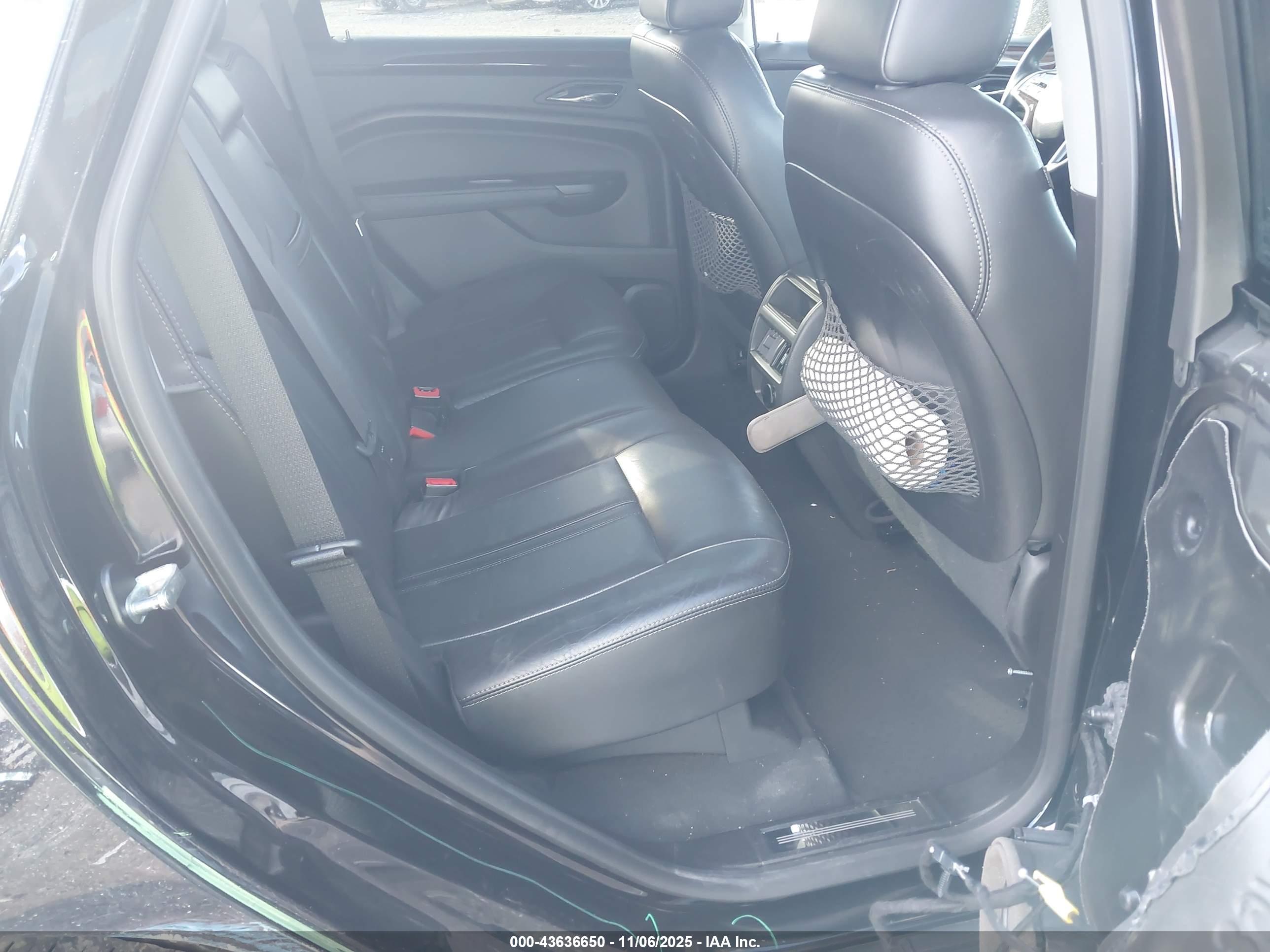 CADILLAC SRX image 8