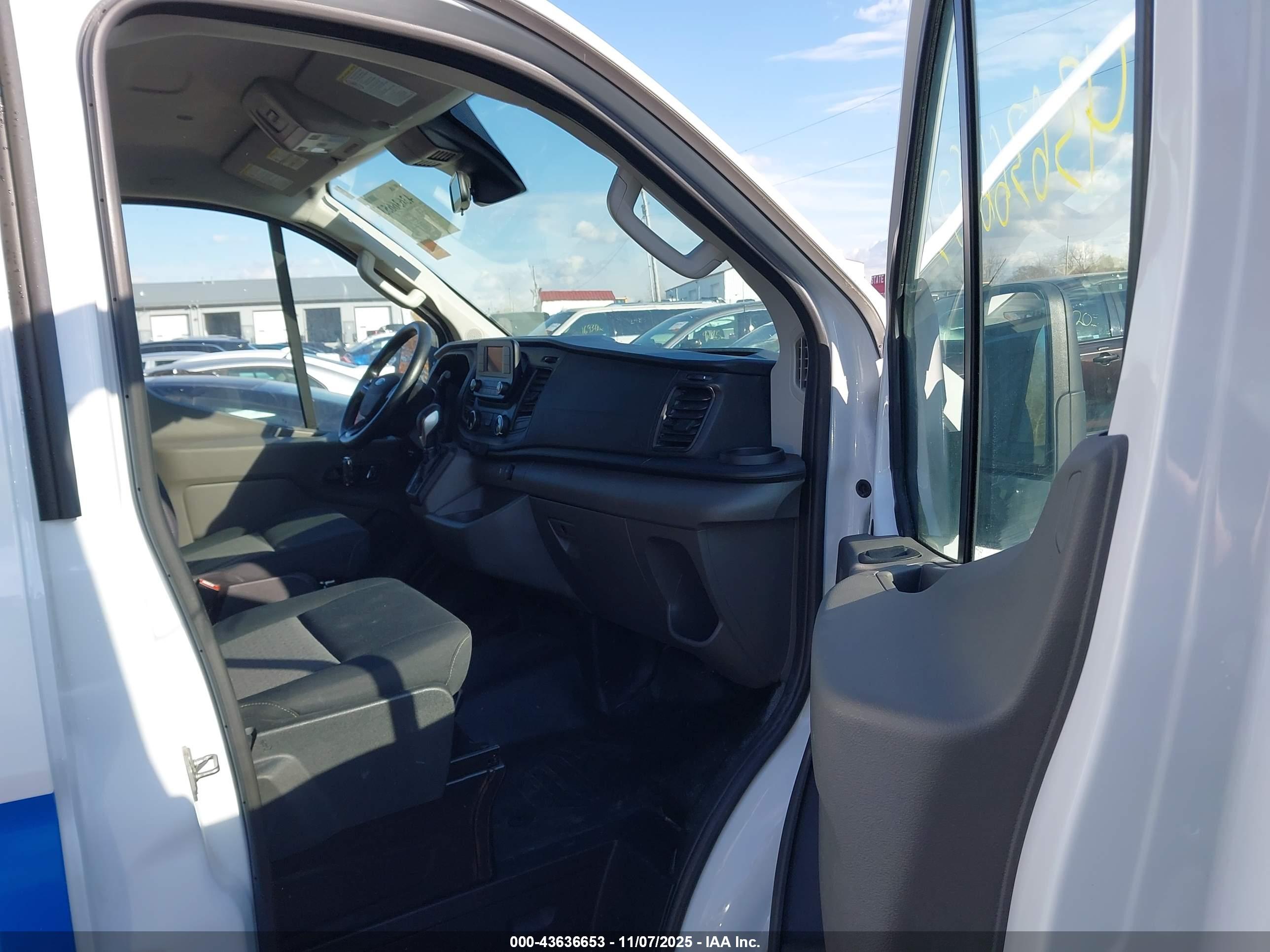FORD TRANSIT-250 image 5