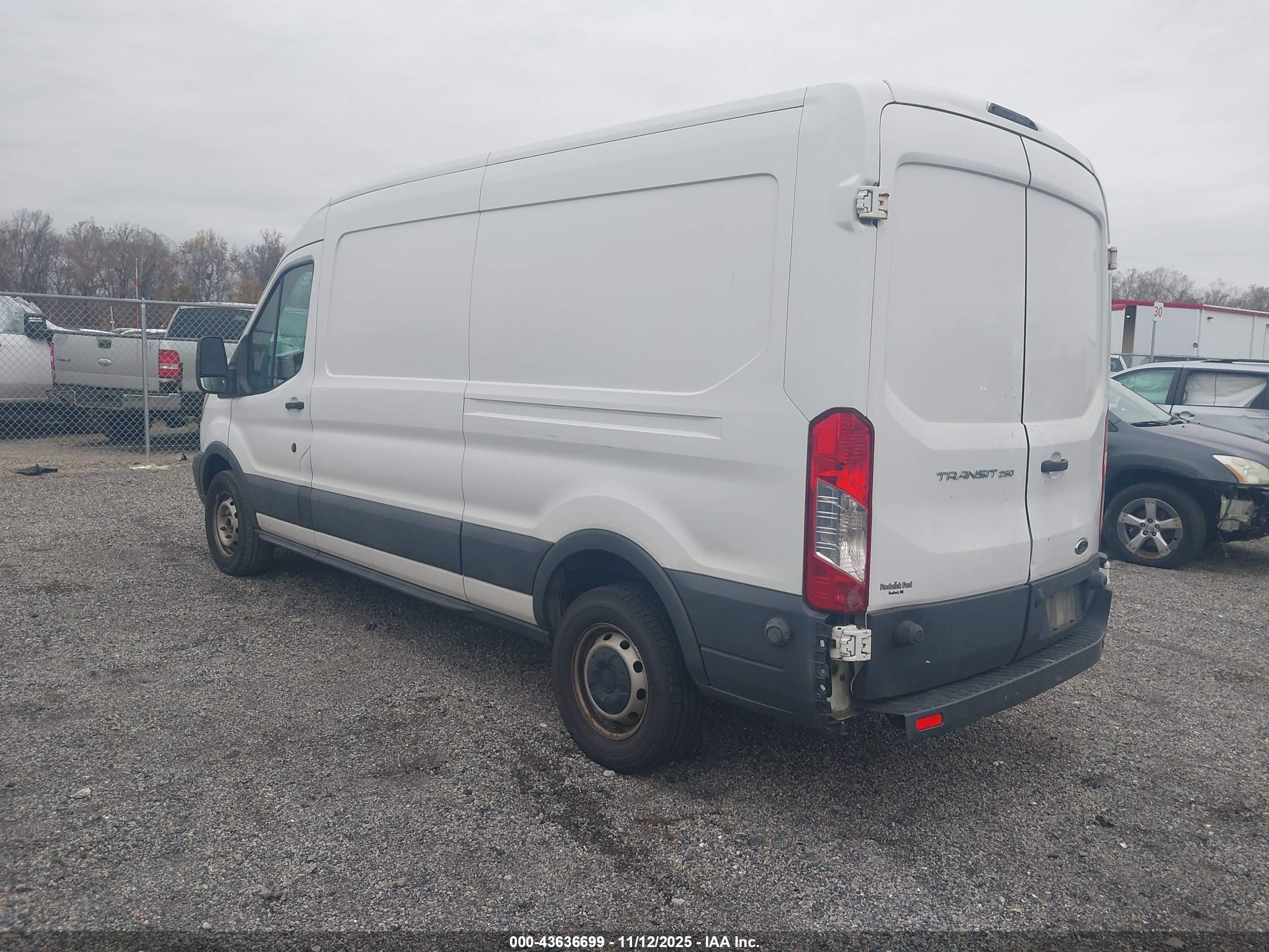 FORD TRANSIT-250 image 3