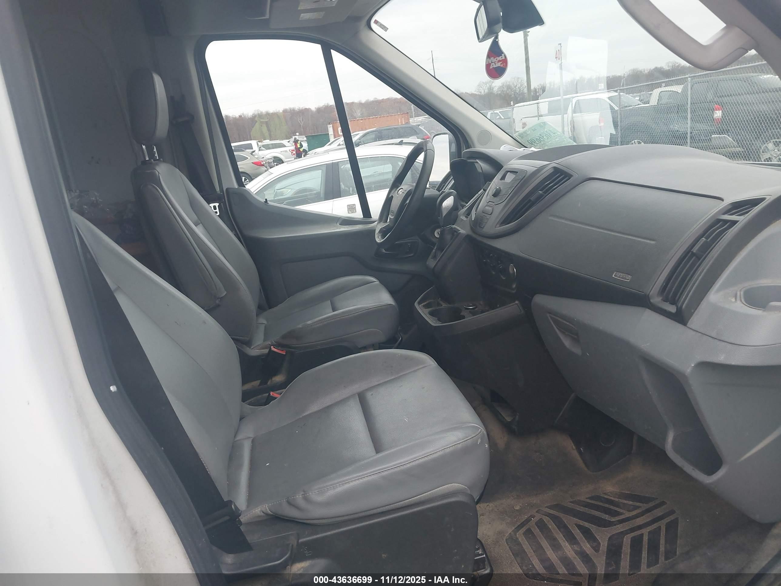 FORD TRANSIT-250 image 5