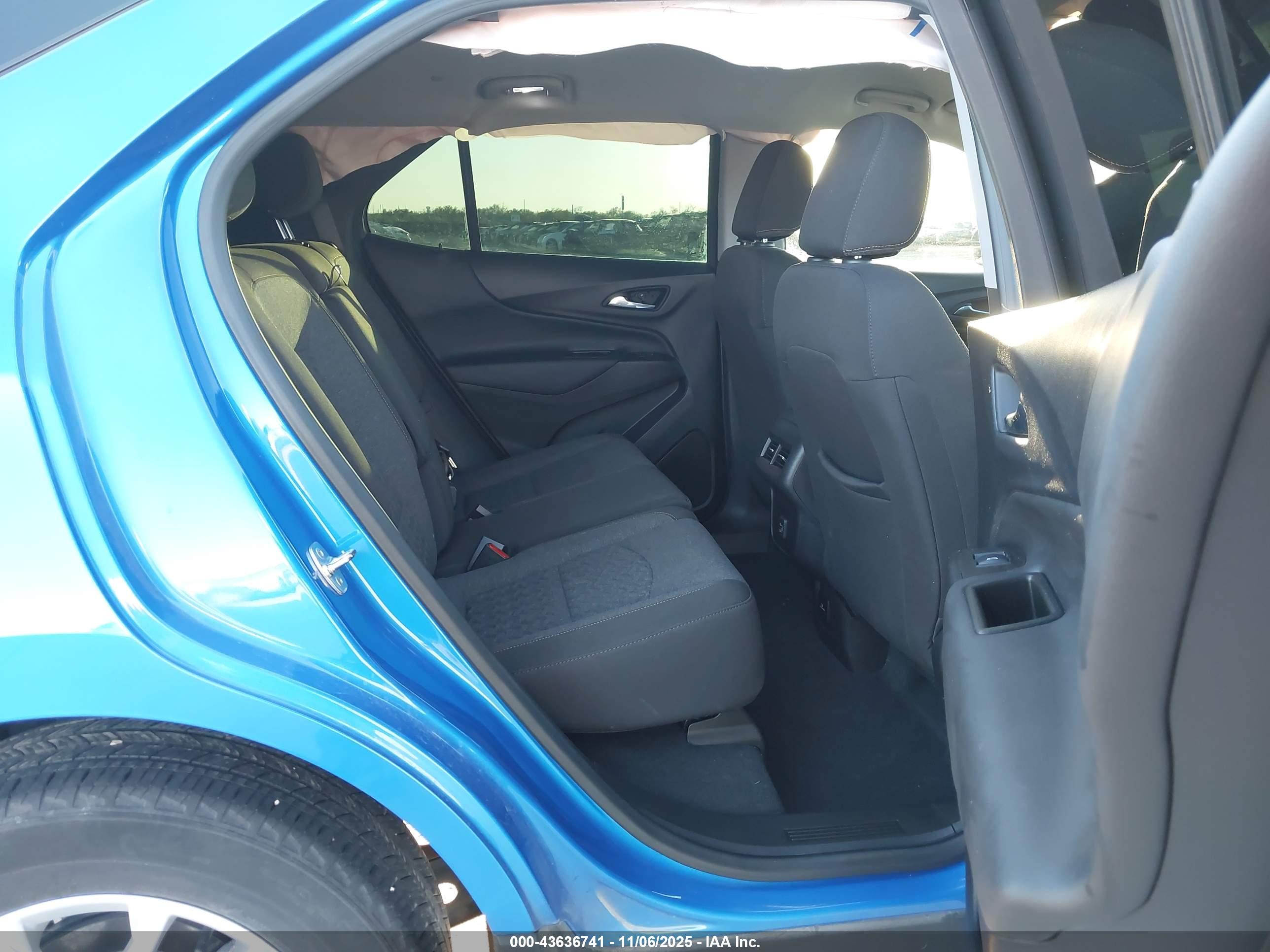 CHEVROLET EQUINOX image 8