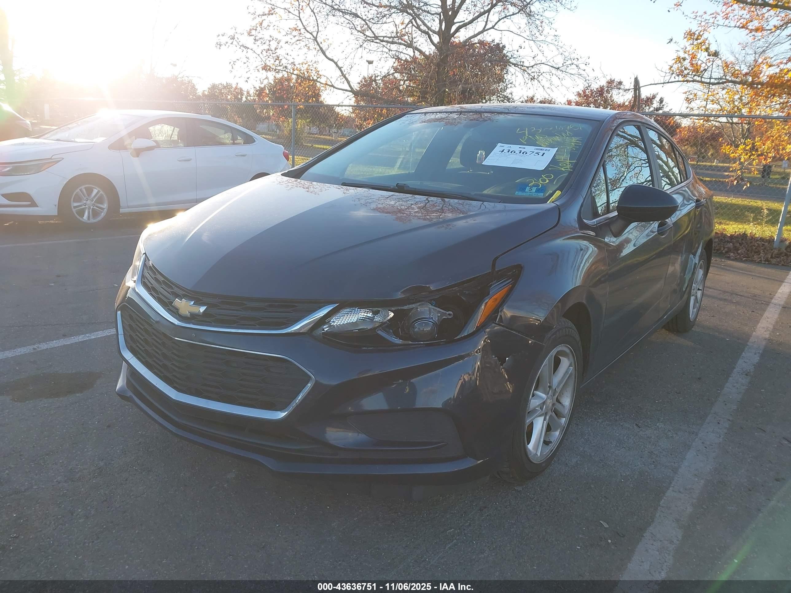 CHEVROLET CRUZE image 2