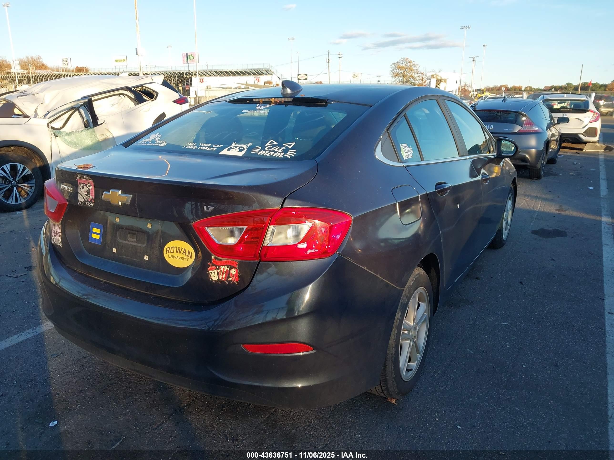 CHEVROLET CRUZE image 4