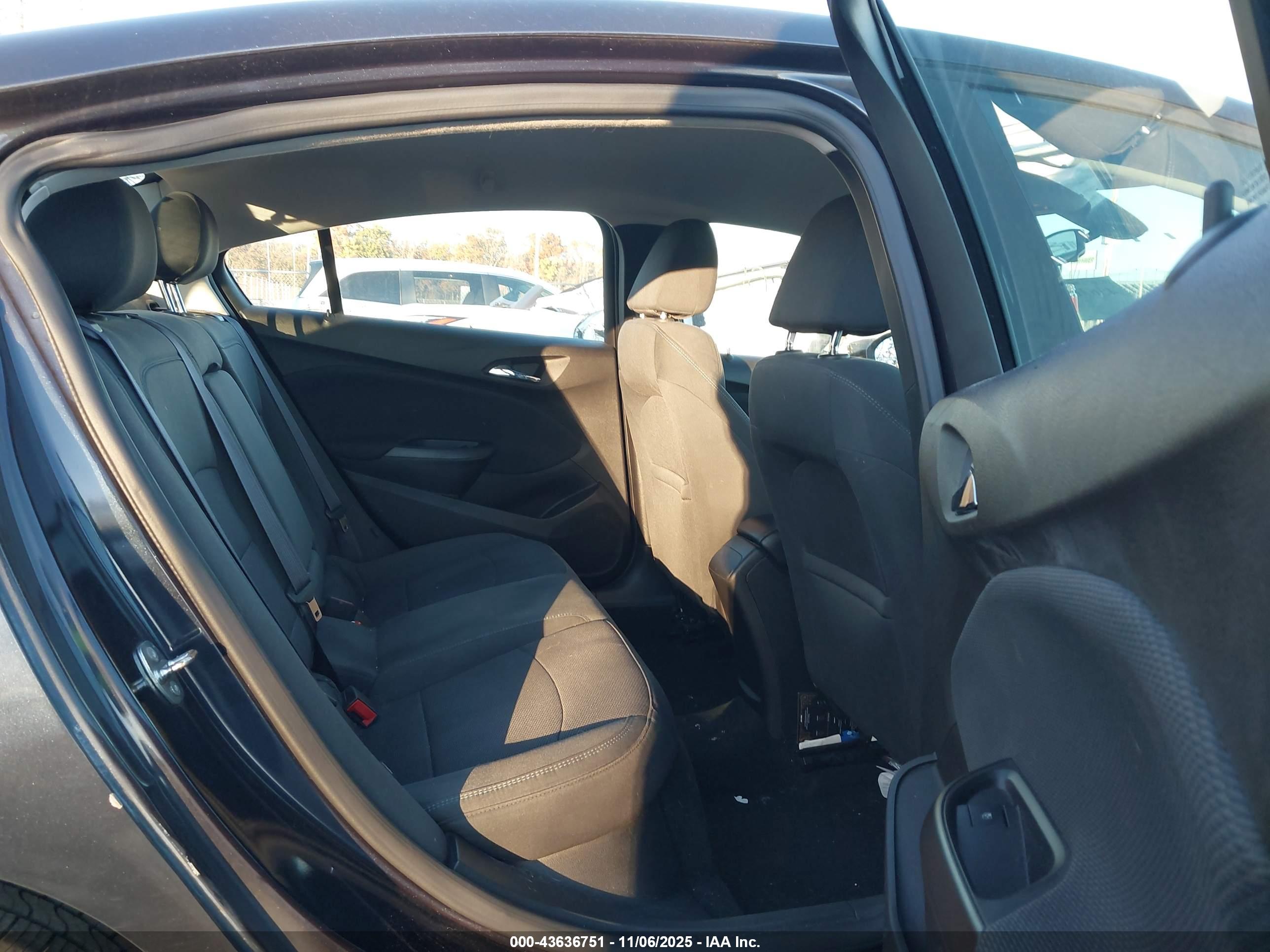 CHEVROLET CRUZE image 8