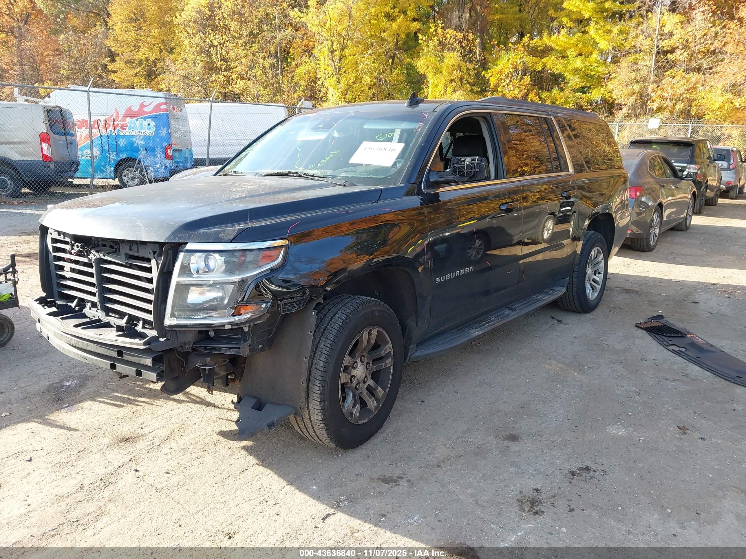 CHEVROLET SUBURBAN image 2