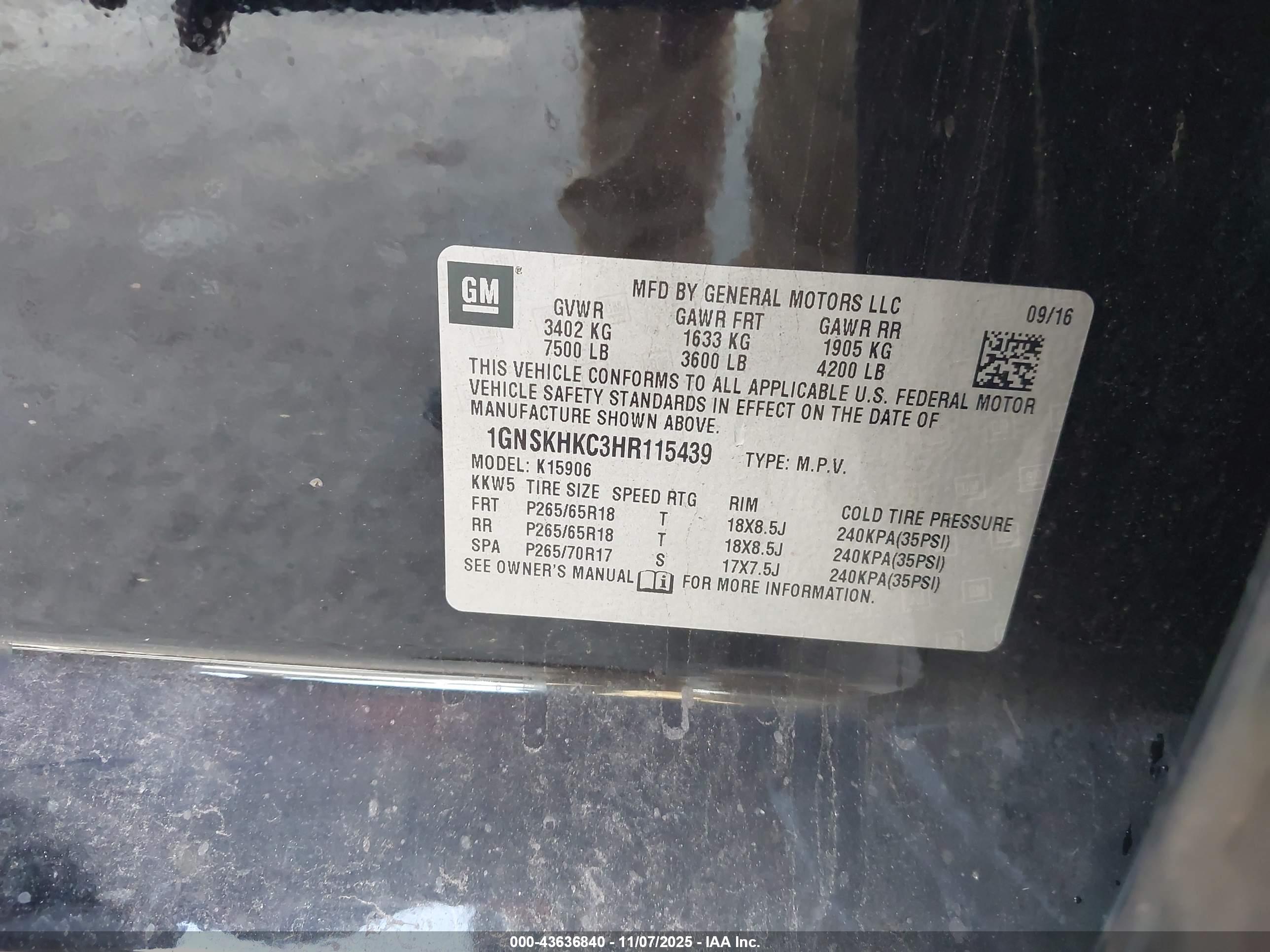 CHEVROLET SUBURBAN image 9
