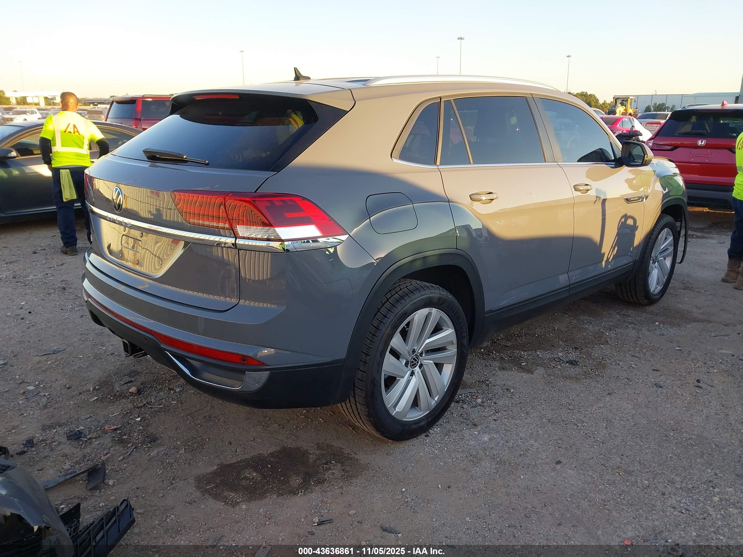 VOLKSWAGEN ATLAS image 4