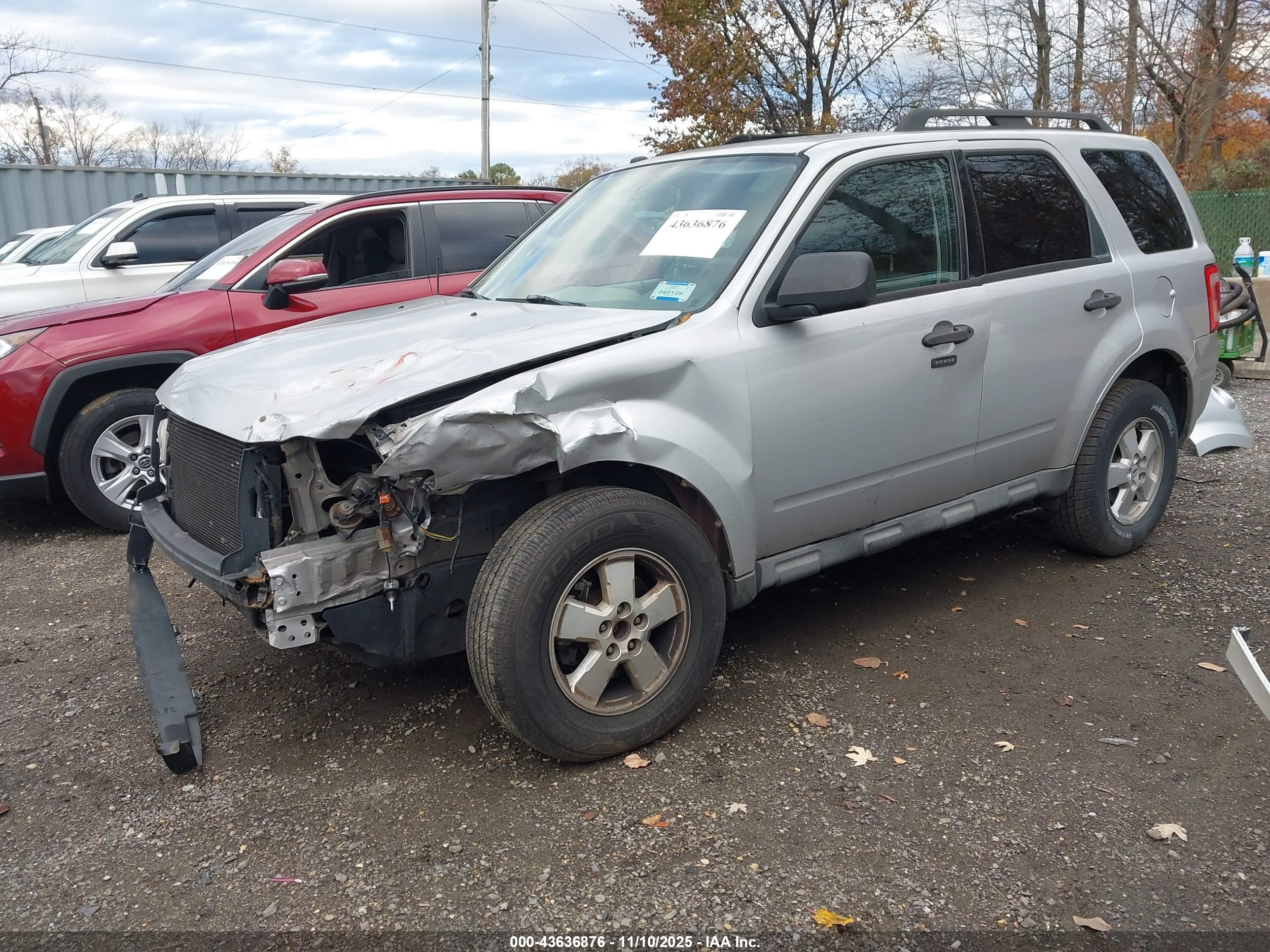 FORD ESCAPE image 2