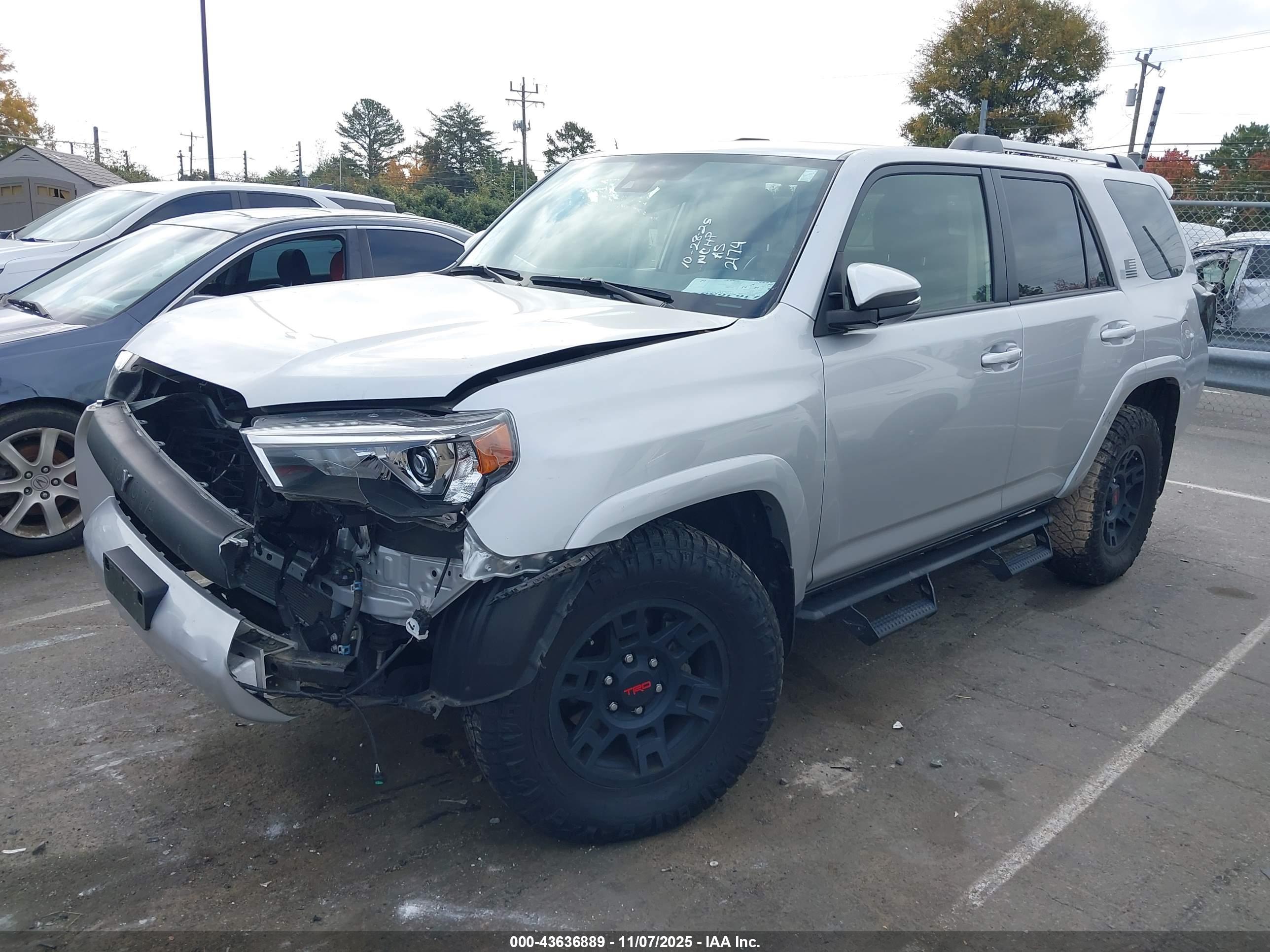 TOYOTA 4RUNNER image 6