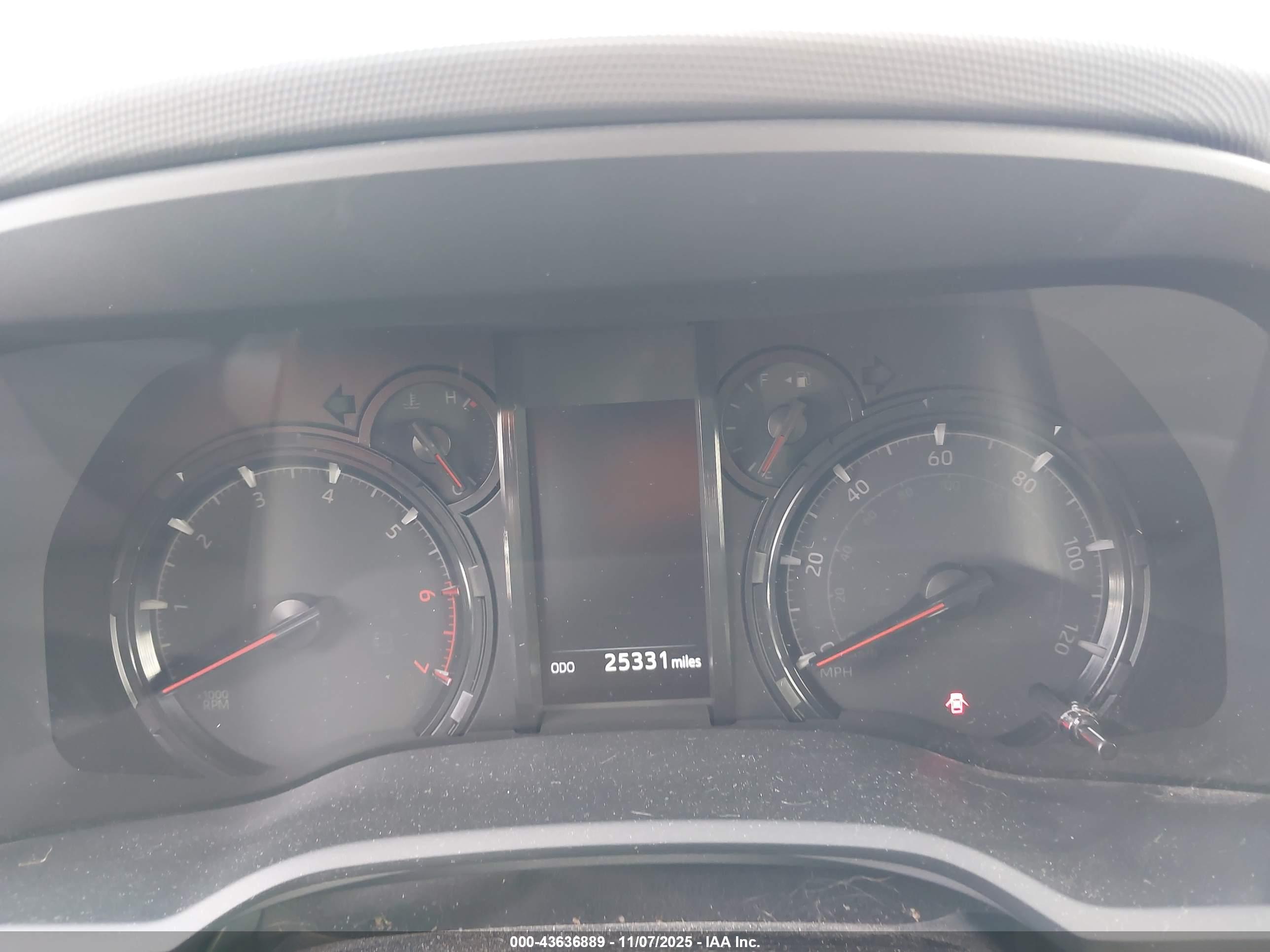 TOYOTA 4RUNNER image 7