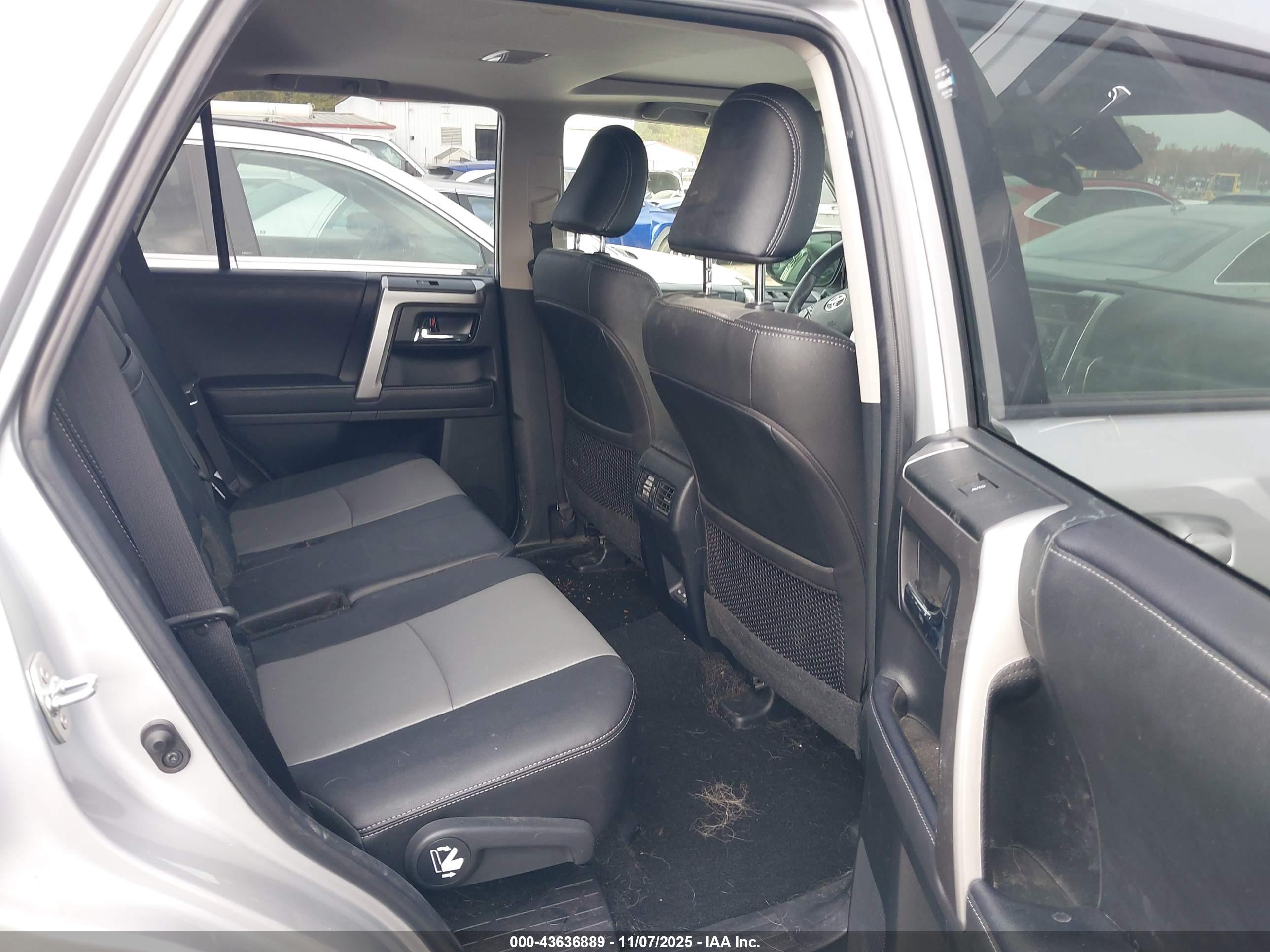 TOYOTA 4RUNNER image 8