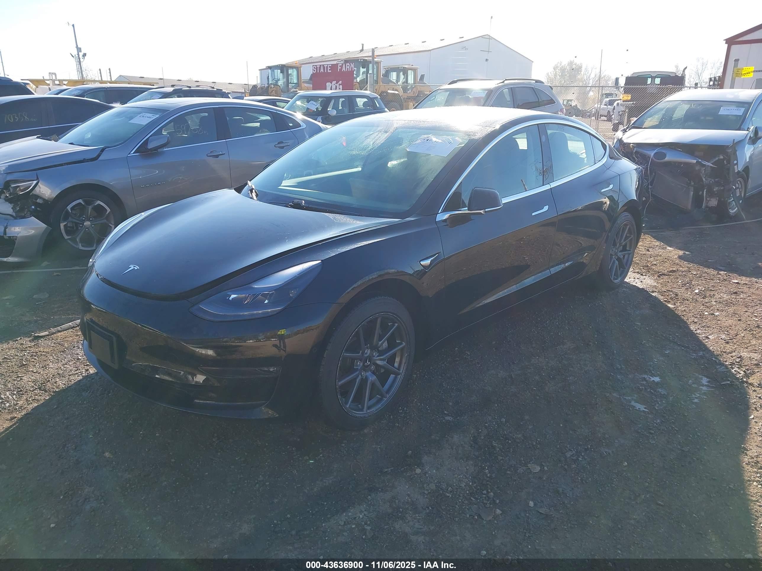 TESLA MODEL image 2