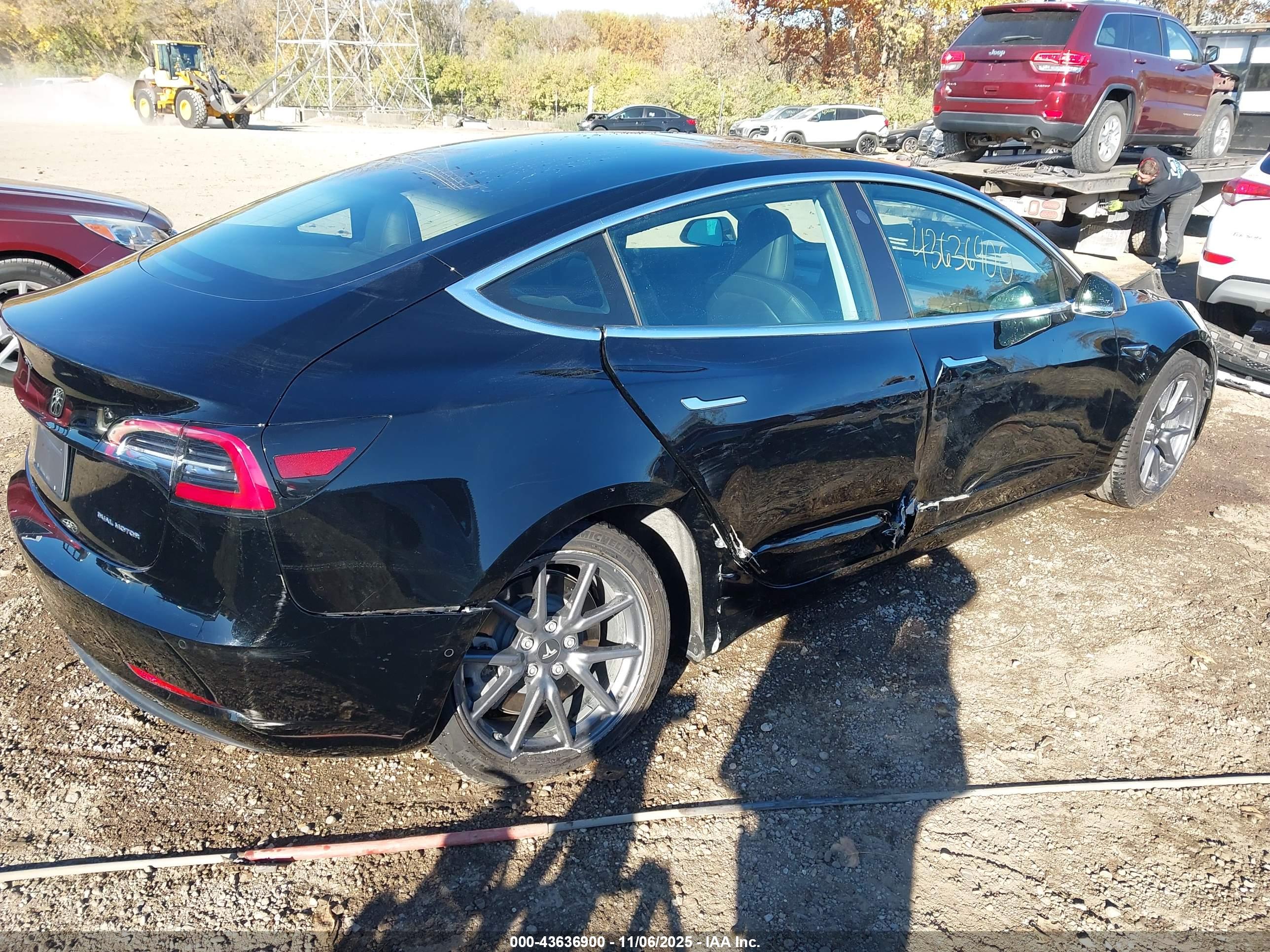 TESLA MODEL image 6