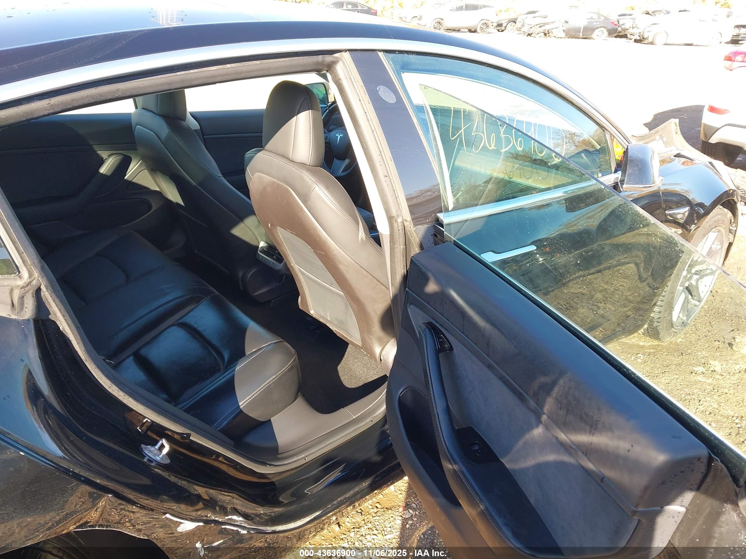 TESLA MODEL image 8