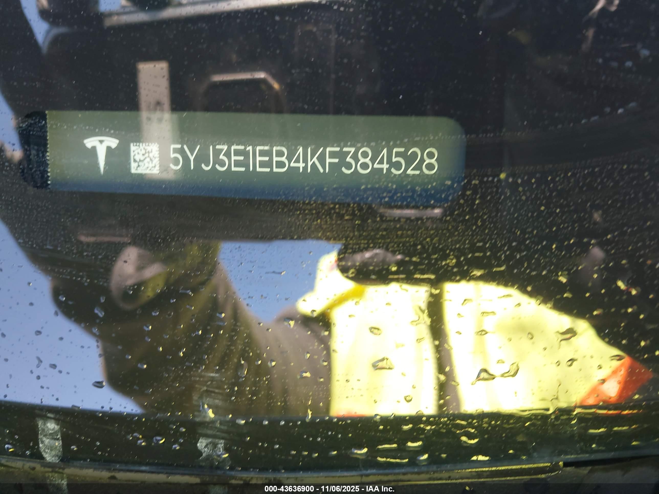TESLA MODEL image 9