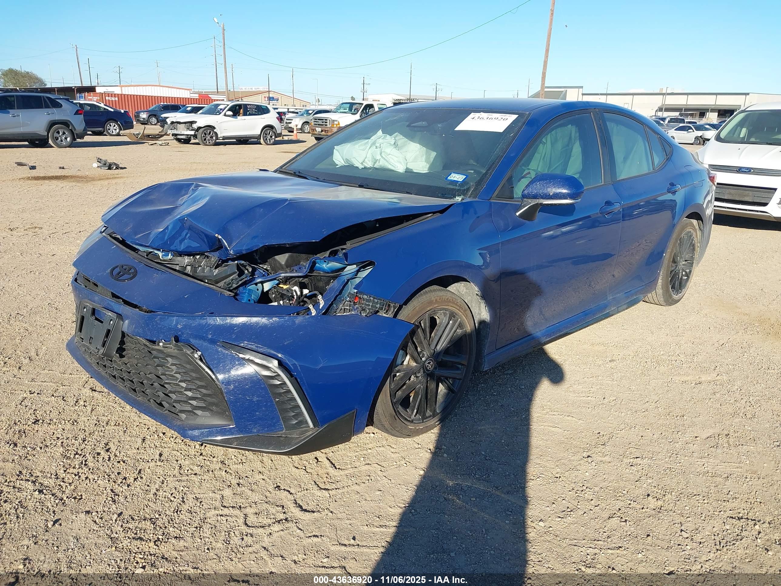 TOYOTA CAMRY image 2