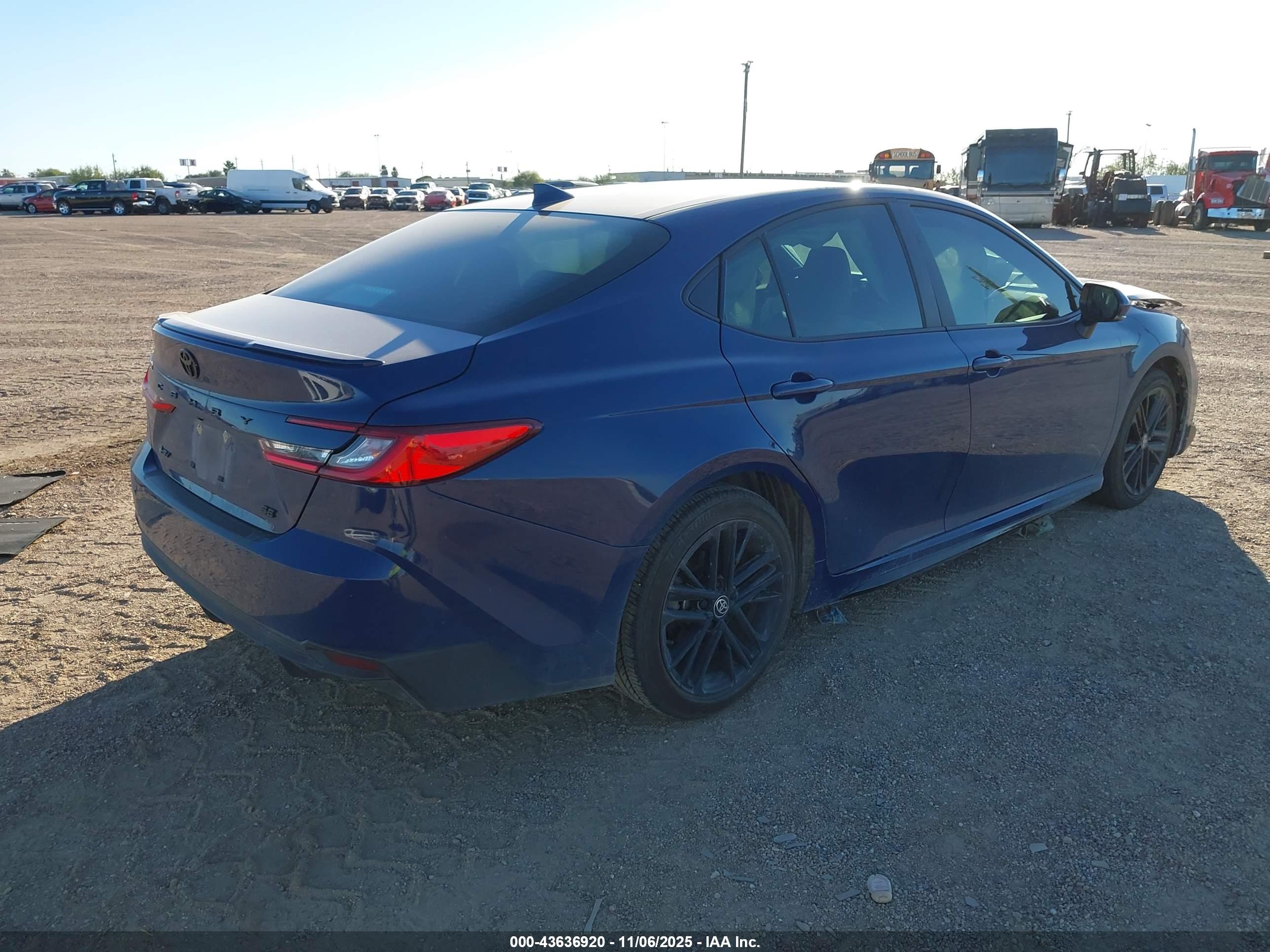 TOYOTA CAMRY image 4