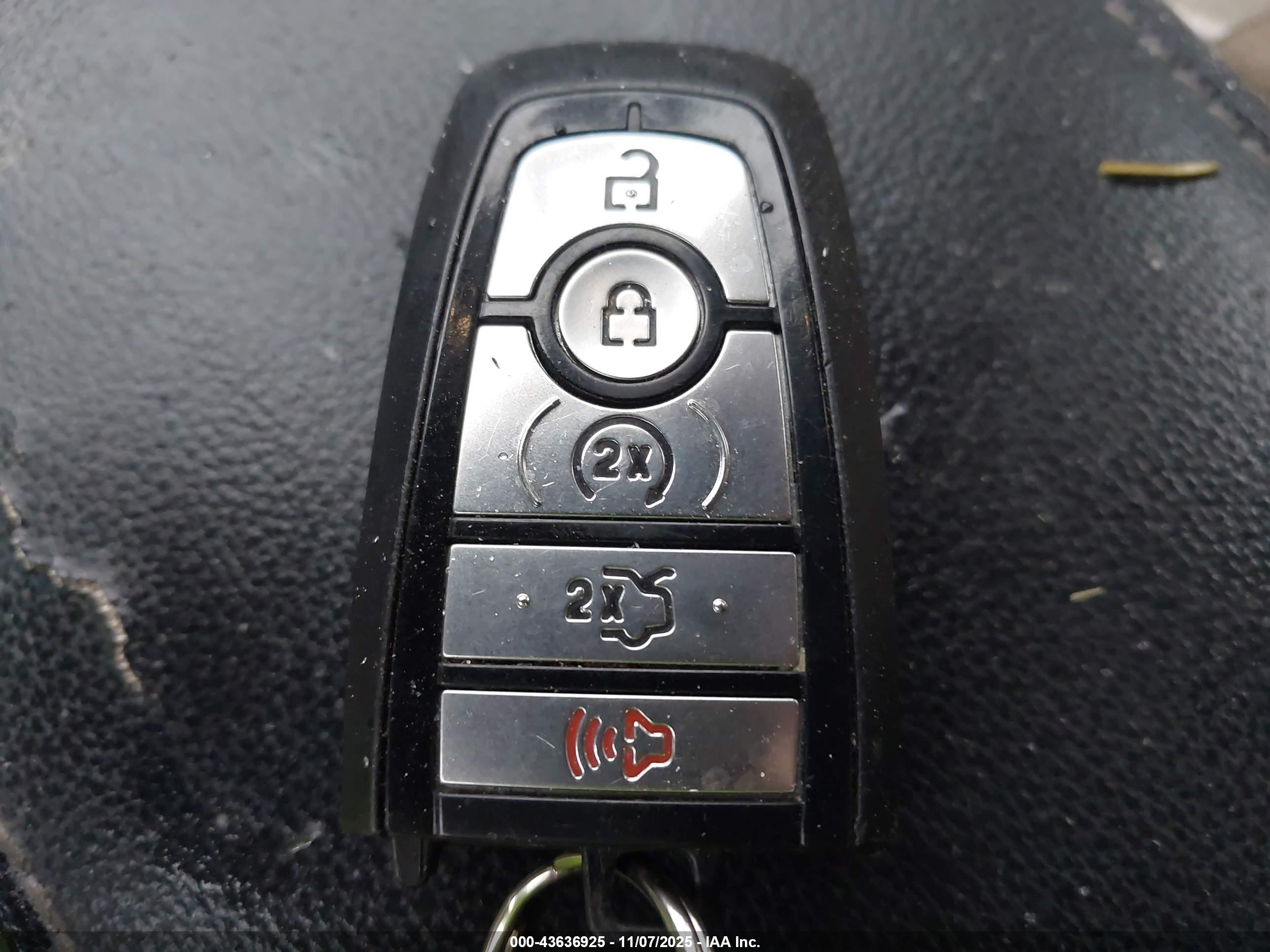 FORD FUSION image 11