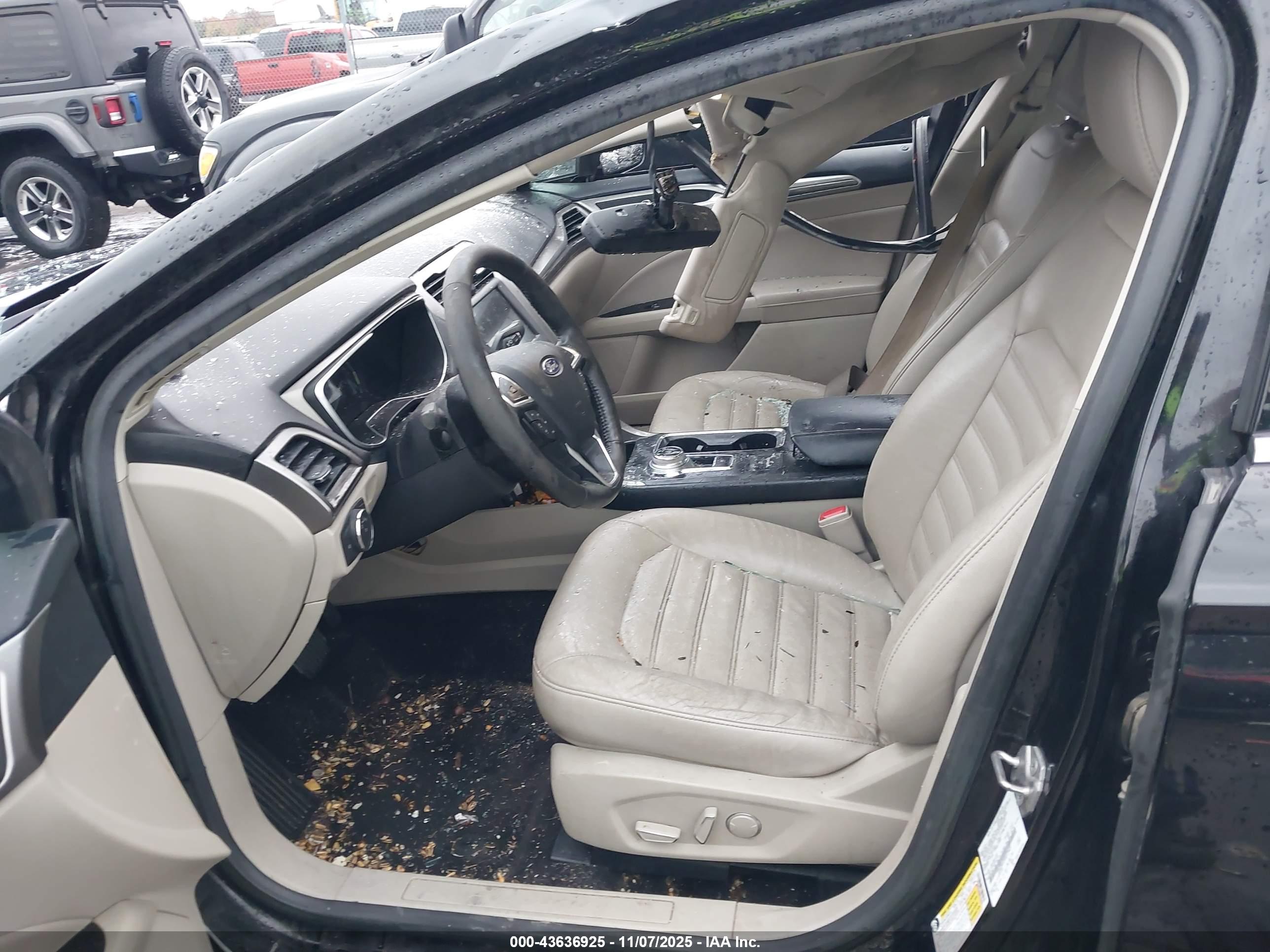 FORD FUSION image 5