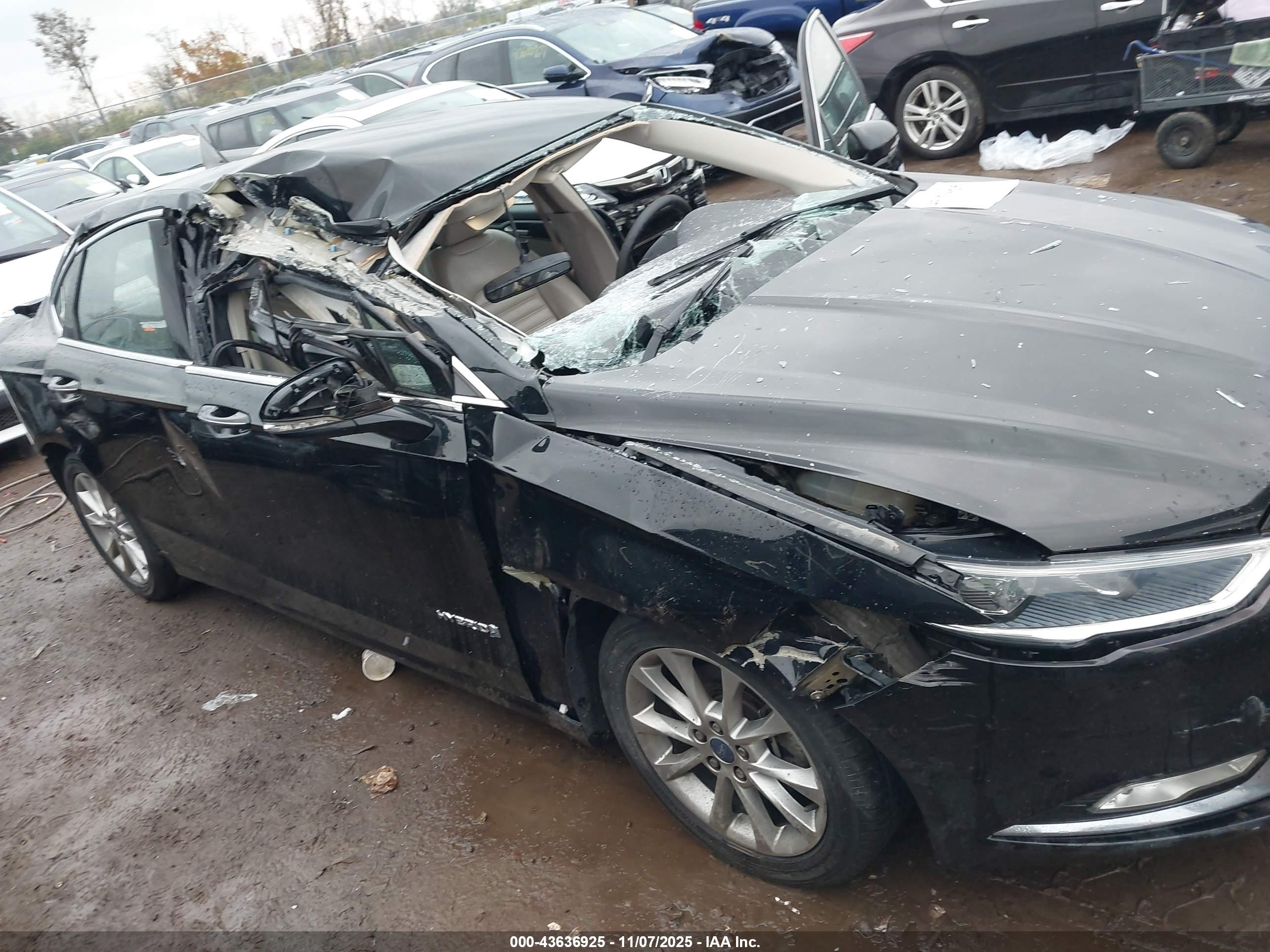 FORD FUSION image 6