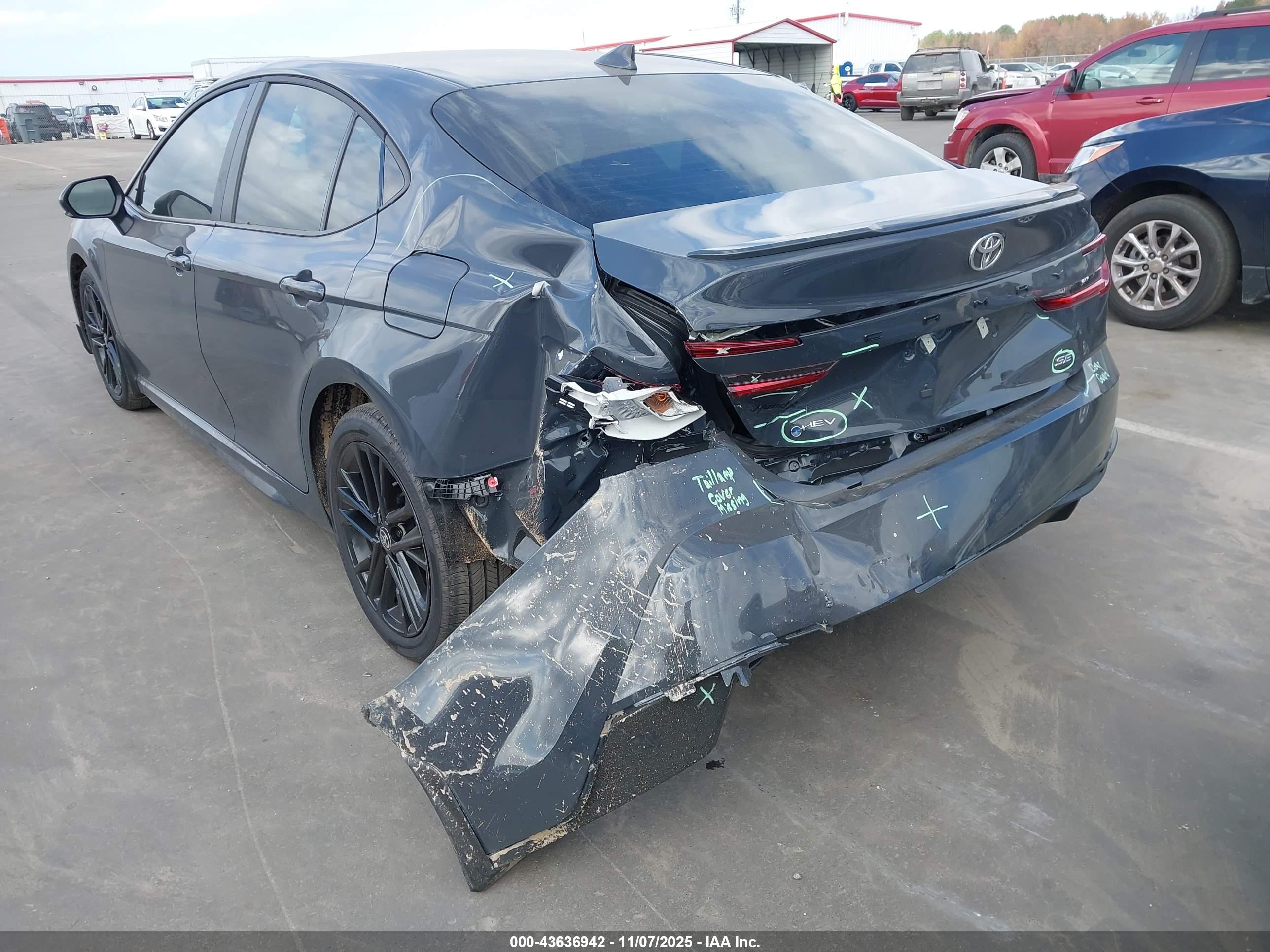 TOYOTA CAMRY image 6