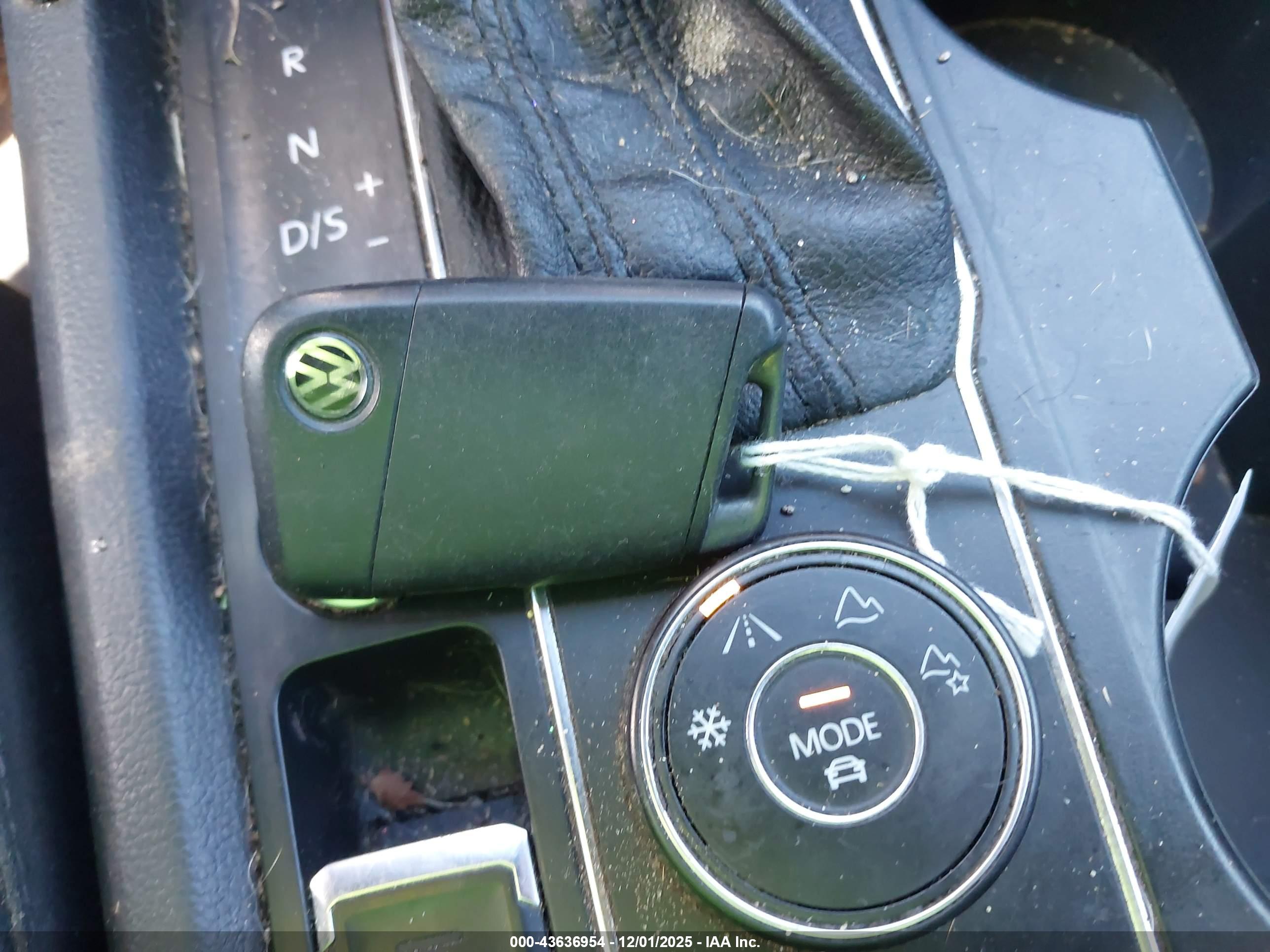 VOLKSWAGEN ATLAS image 11