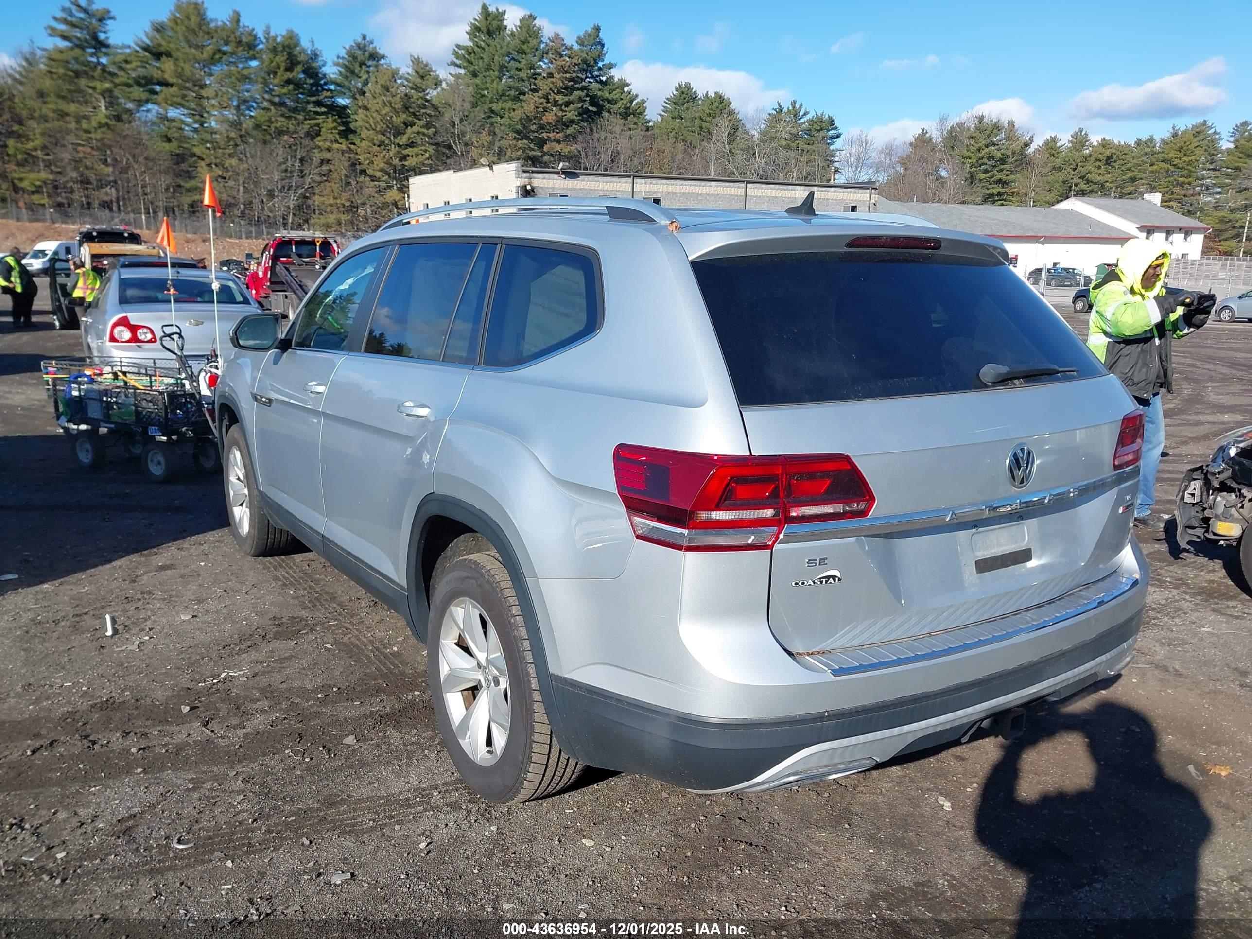 VOLKSWAGEN ATLAS image 3