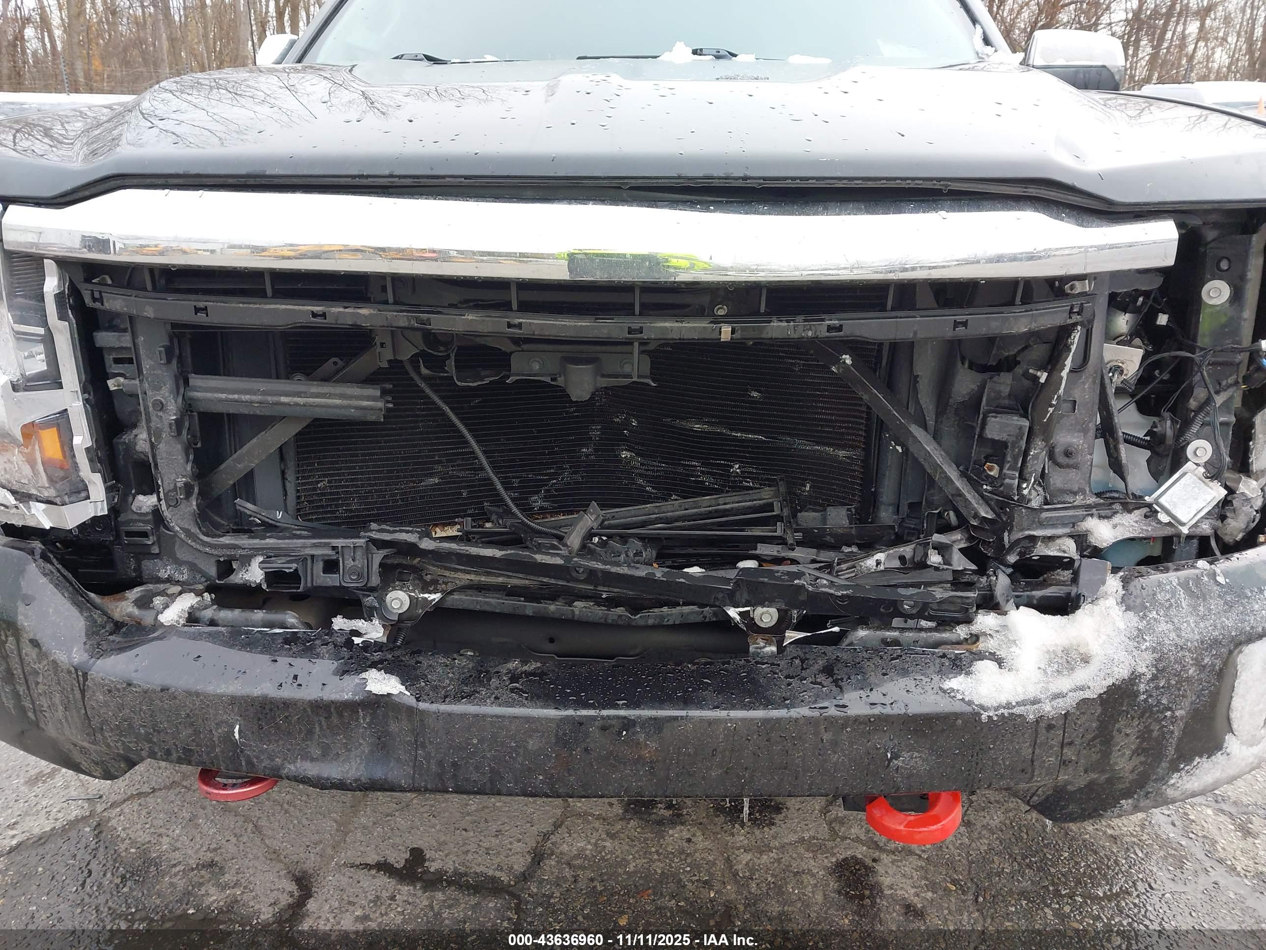 CHEVROLET SILVERADO image 6