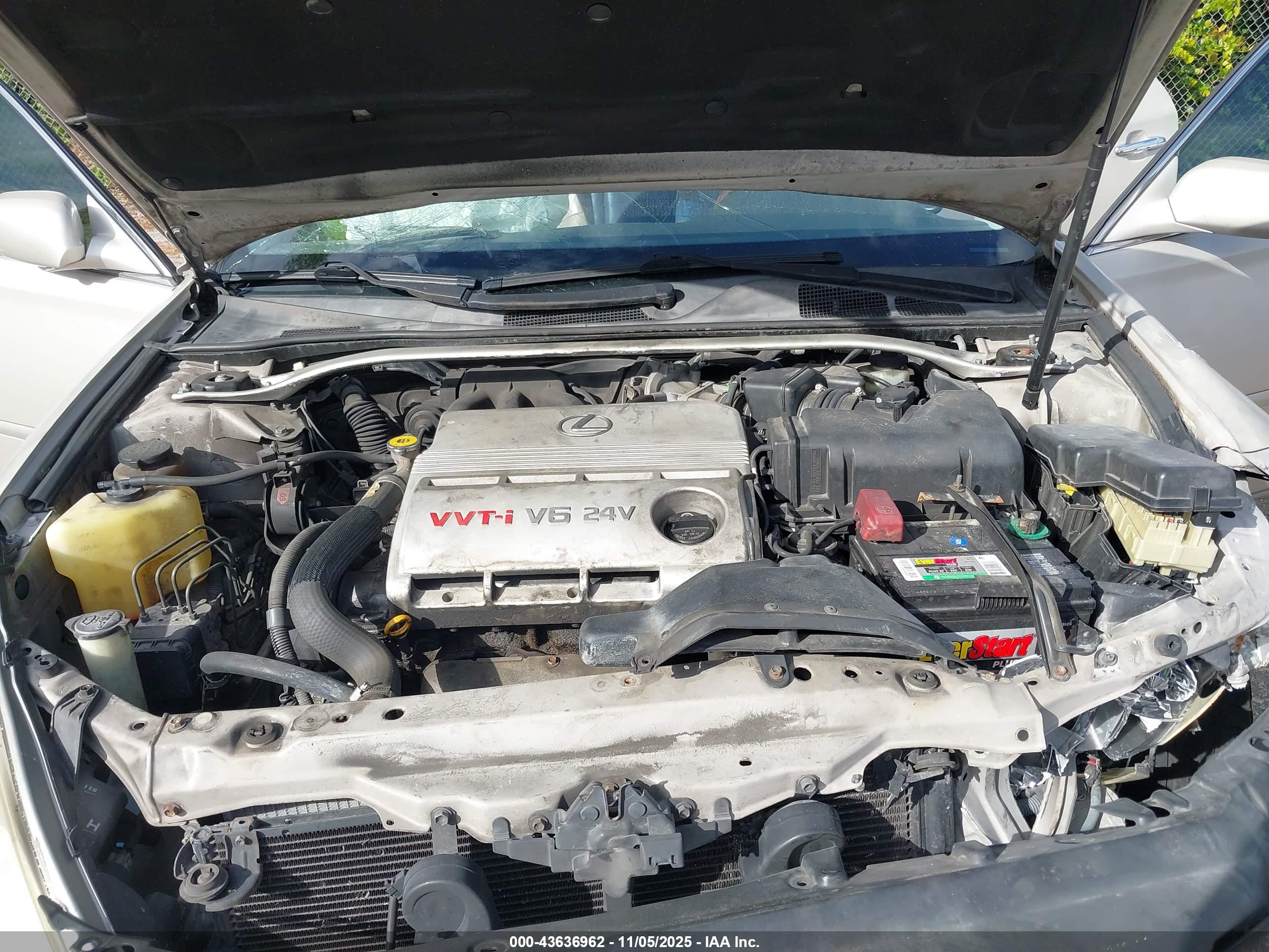 LEXUS ES image 10
