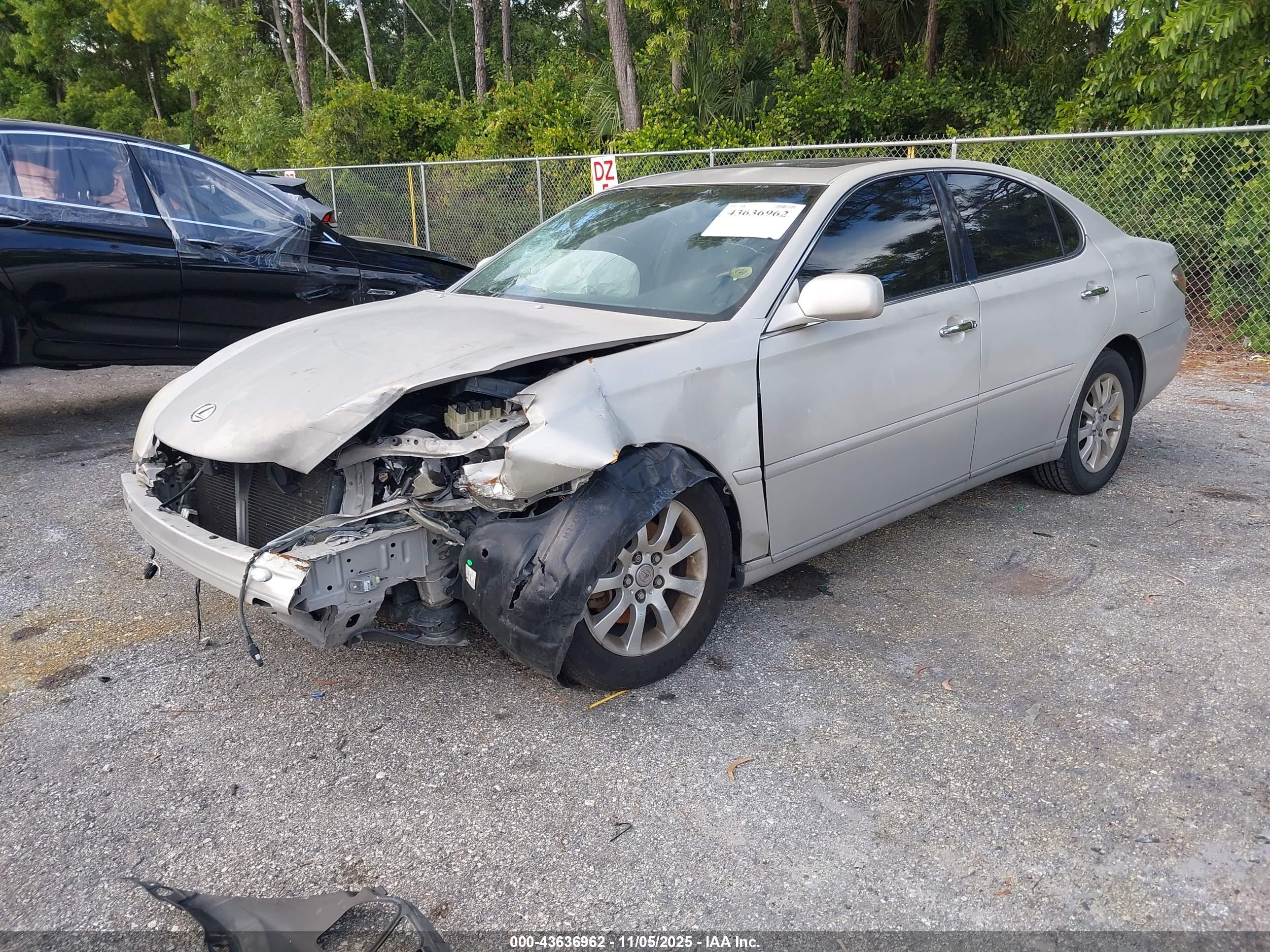 LEXUS ES image 2