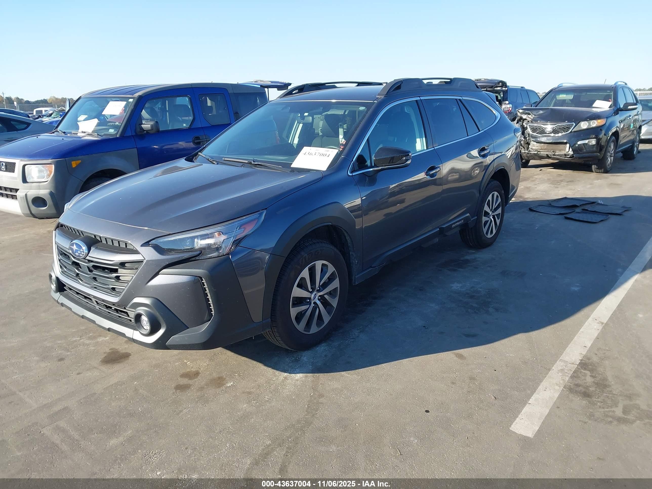 SUBARU OUTBACK image 2