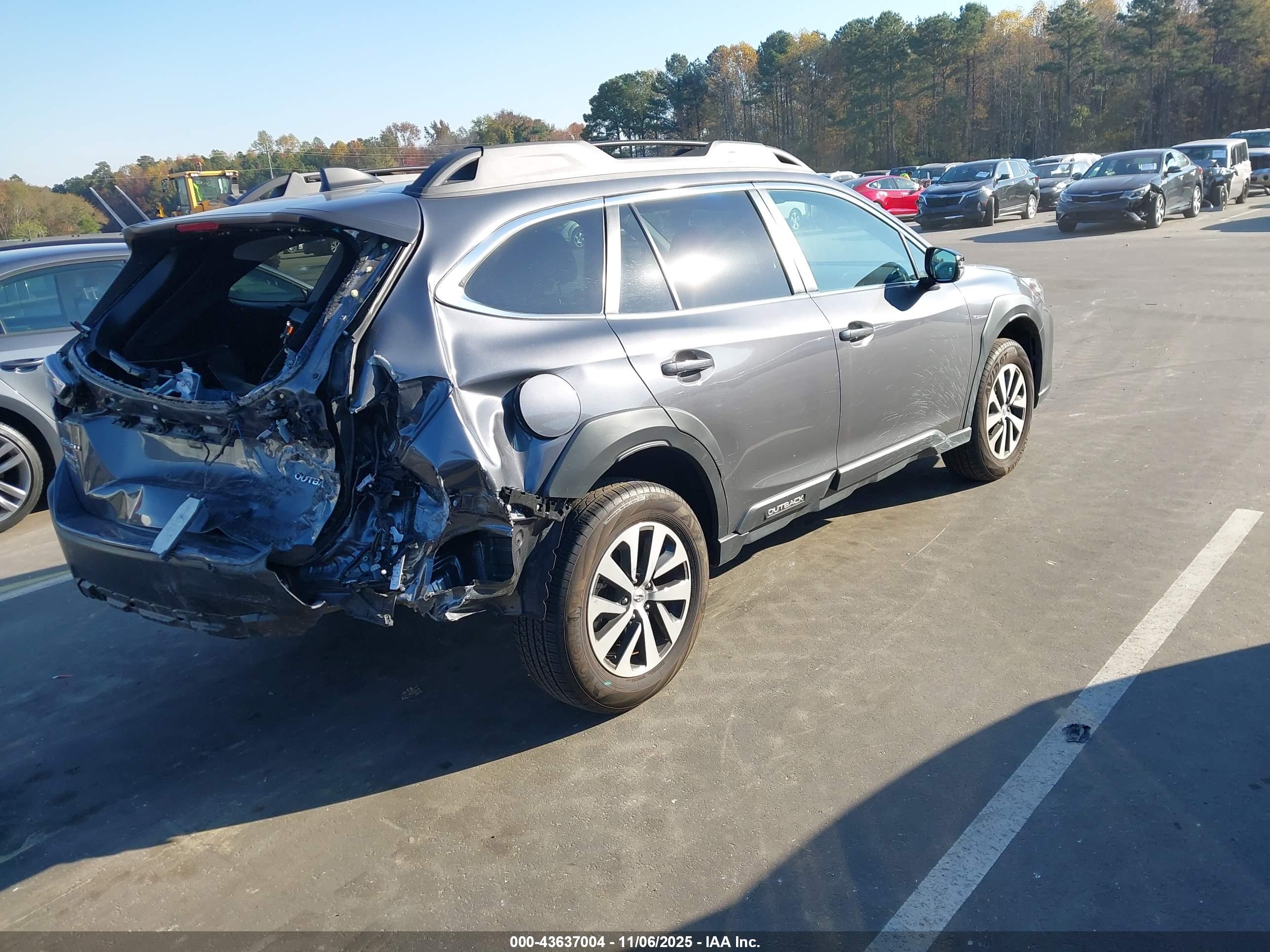 SUBARU OUTBACK image 4