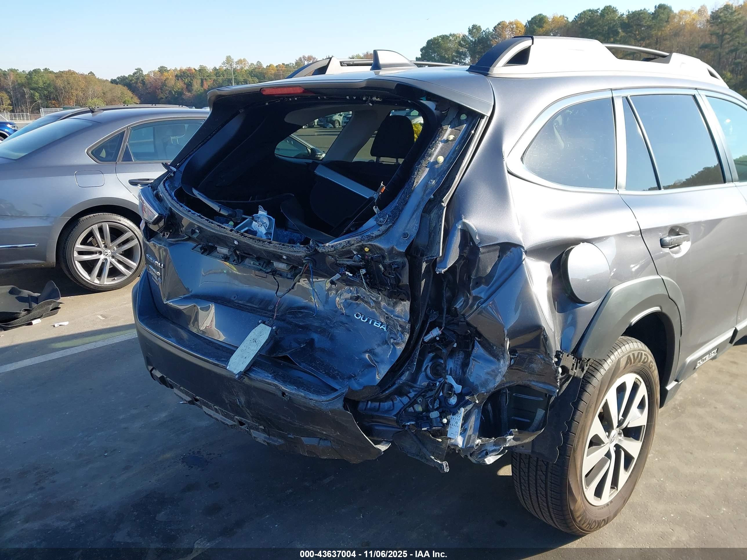 SUBARU OUTBACK image 6