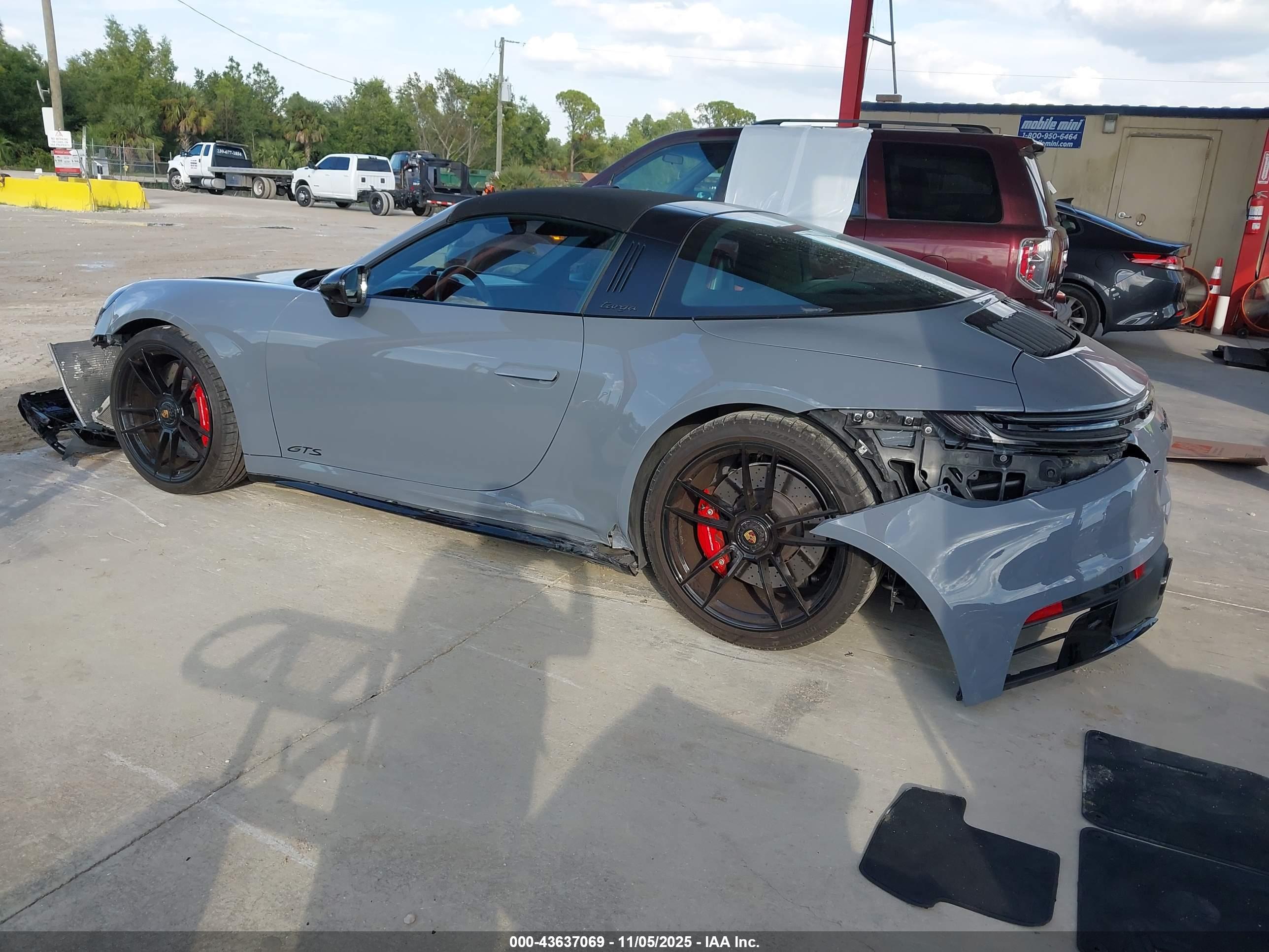 PORSCHE 911 image 3