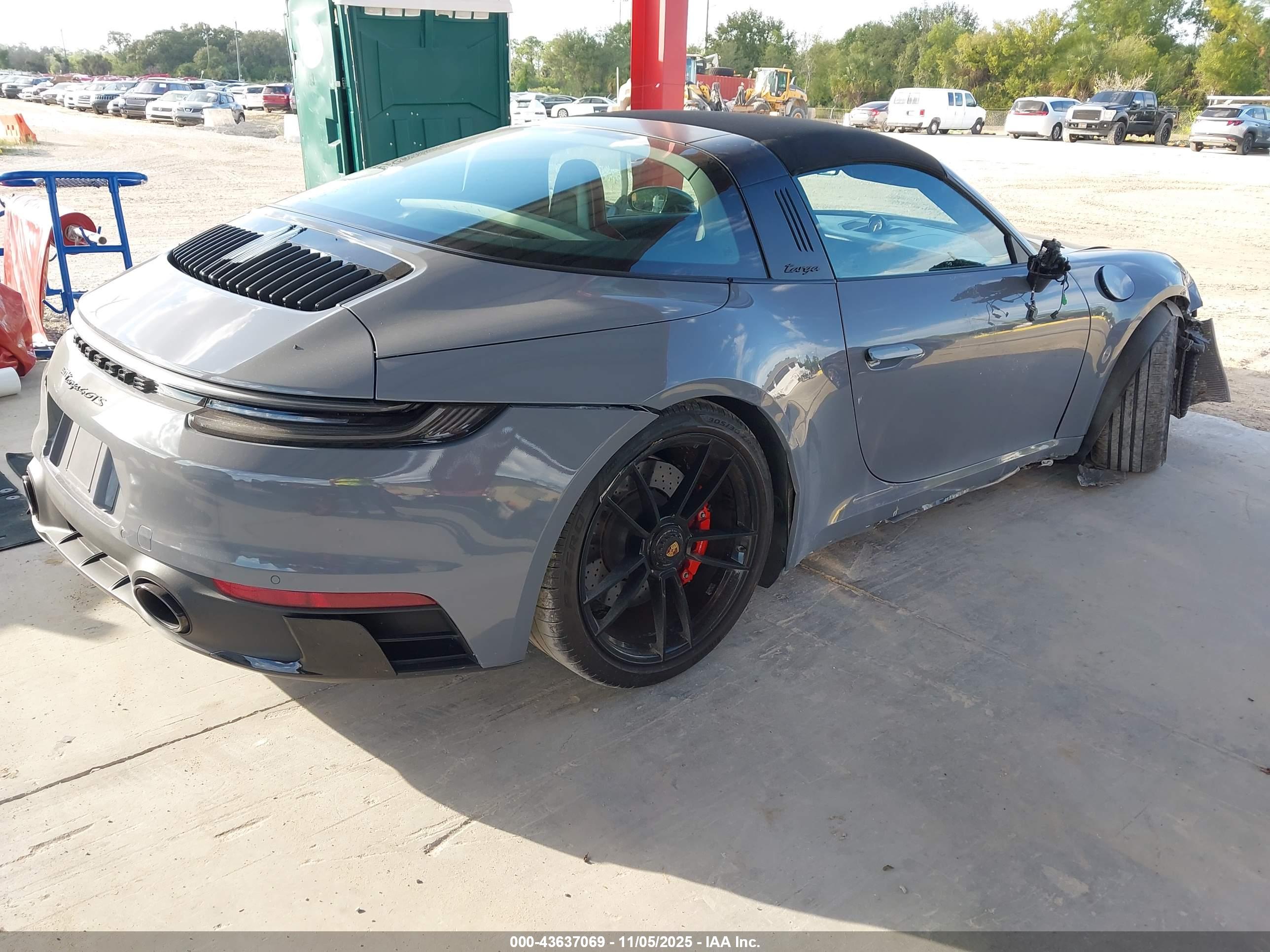 PORSCHE 911 image 4