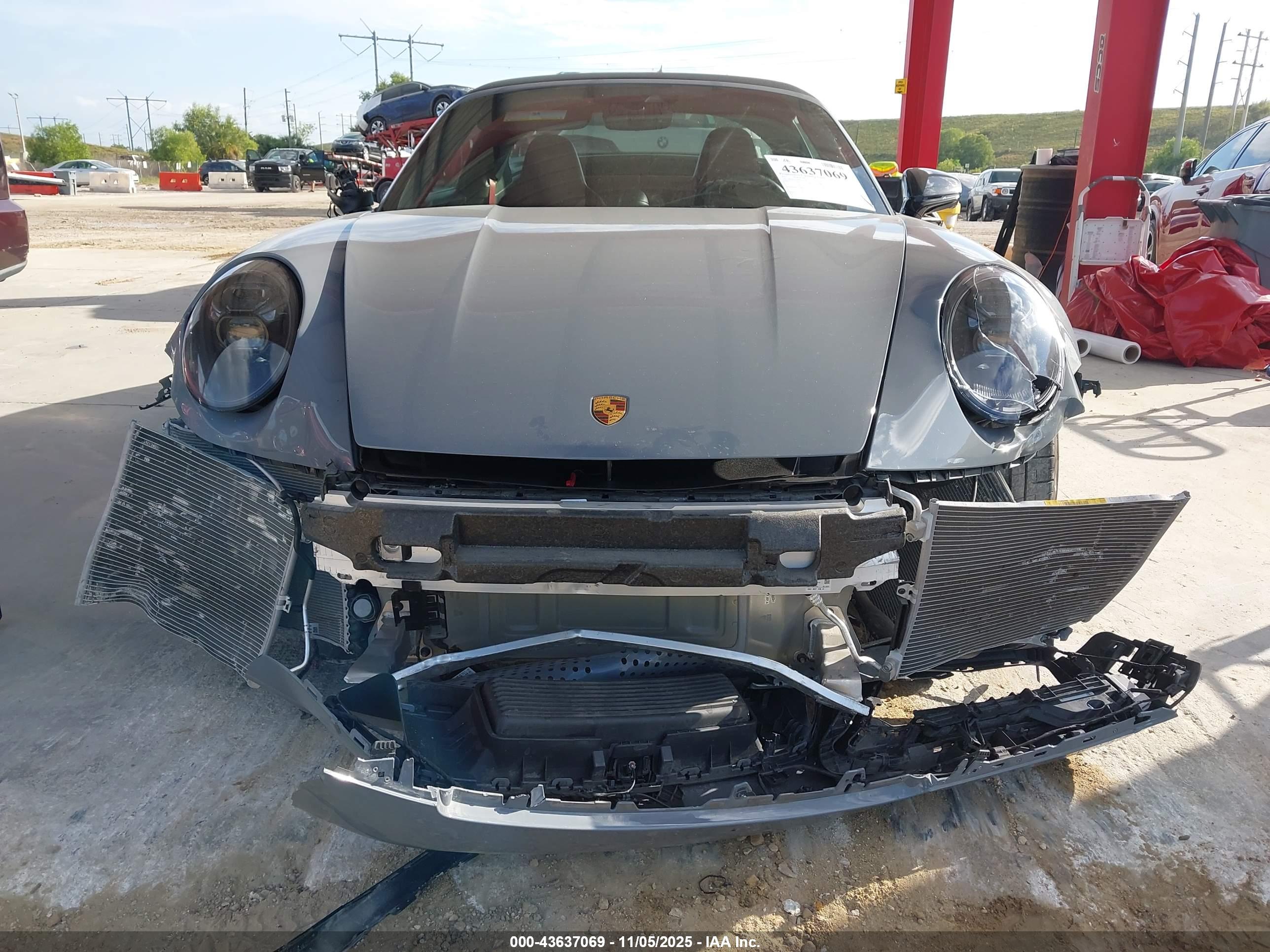 PORSCHE 911 image 6