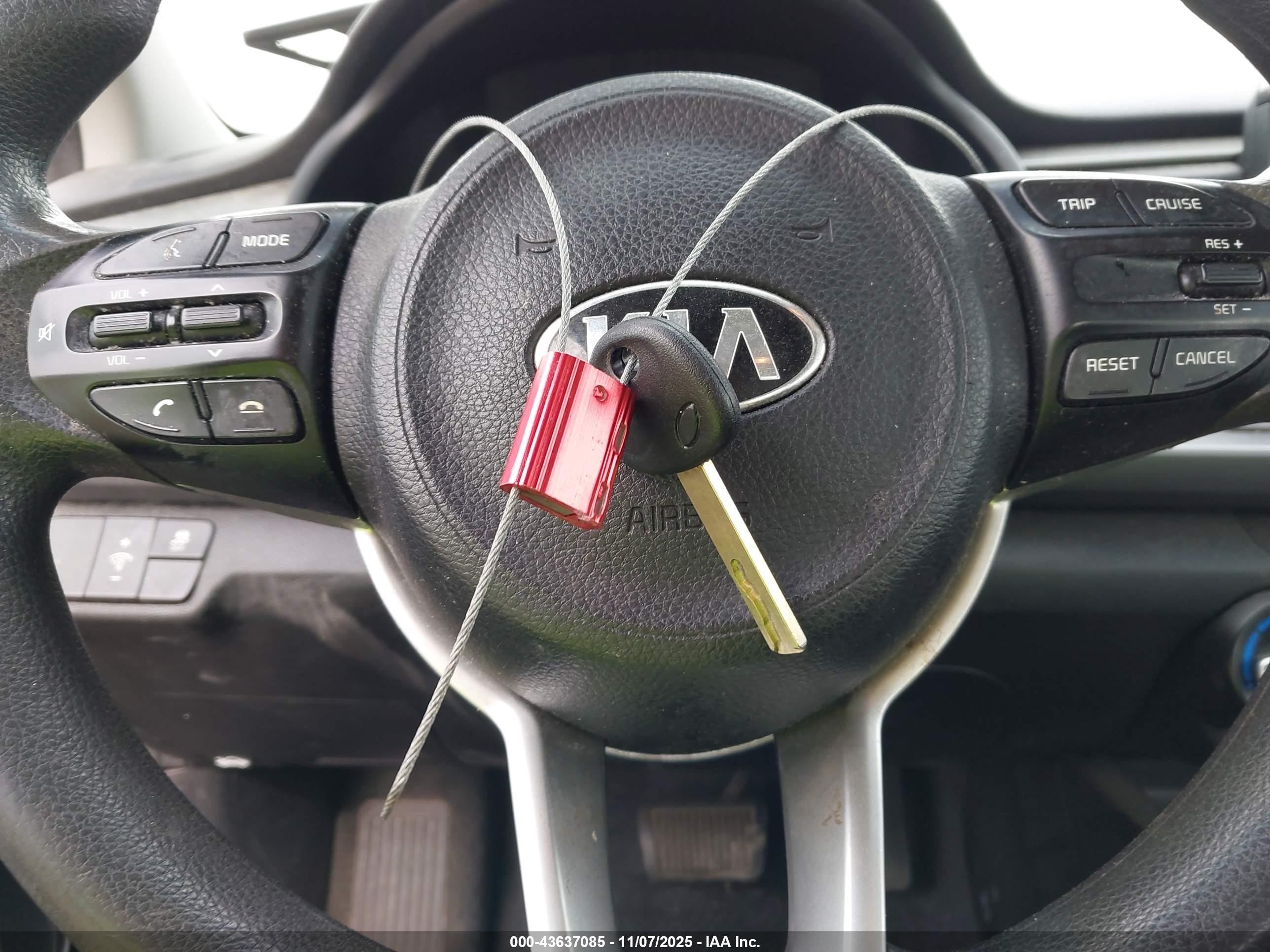 KIA RIO image 11