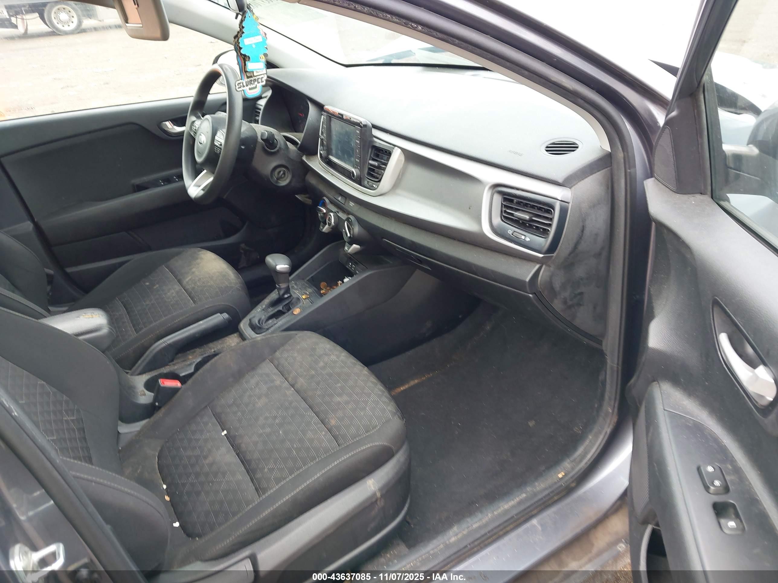 KIA RIO image 5