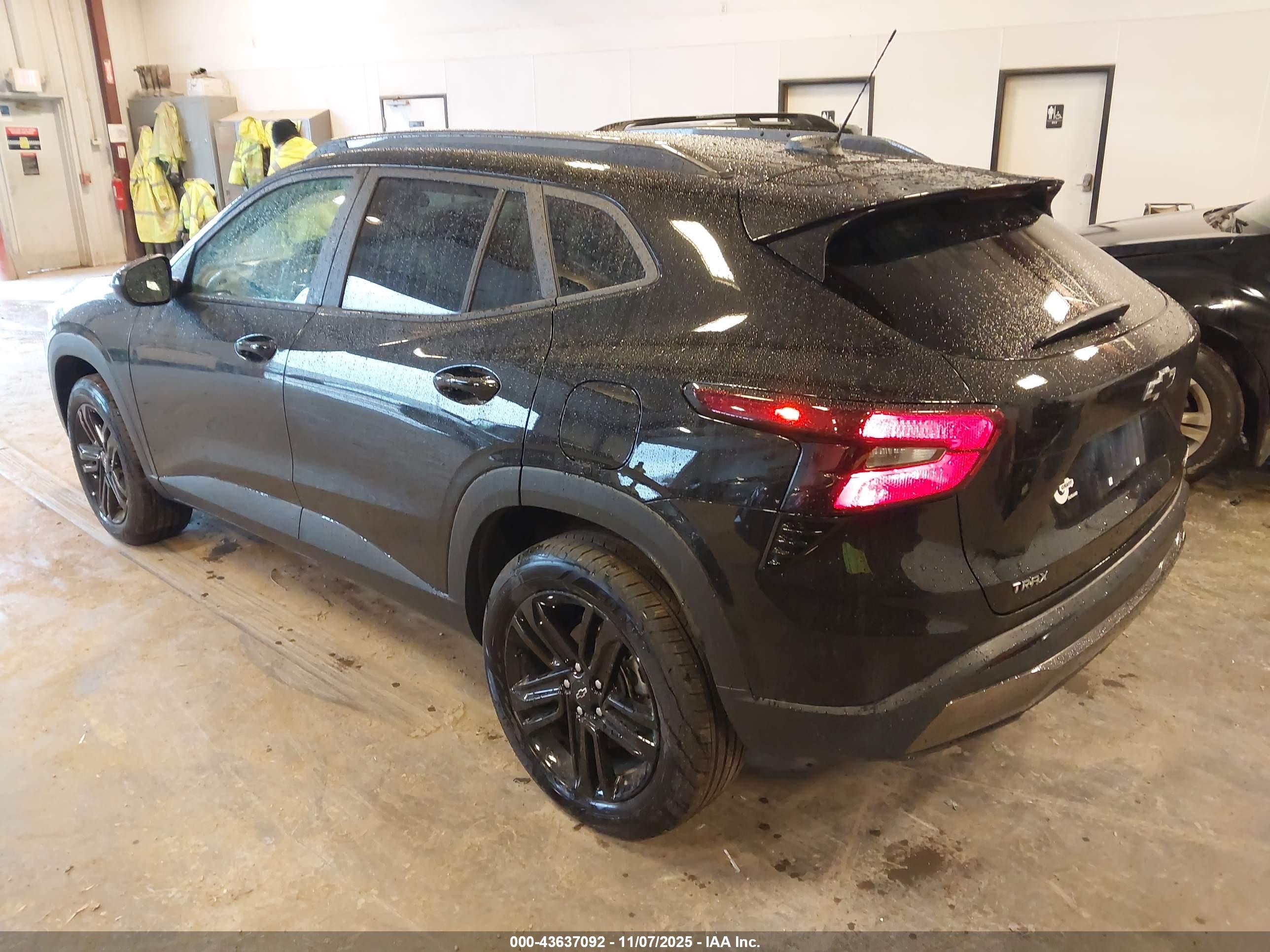 CHEVROLET TRAX image 3