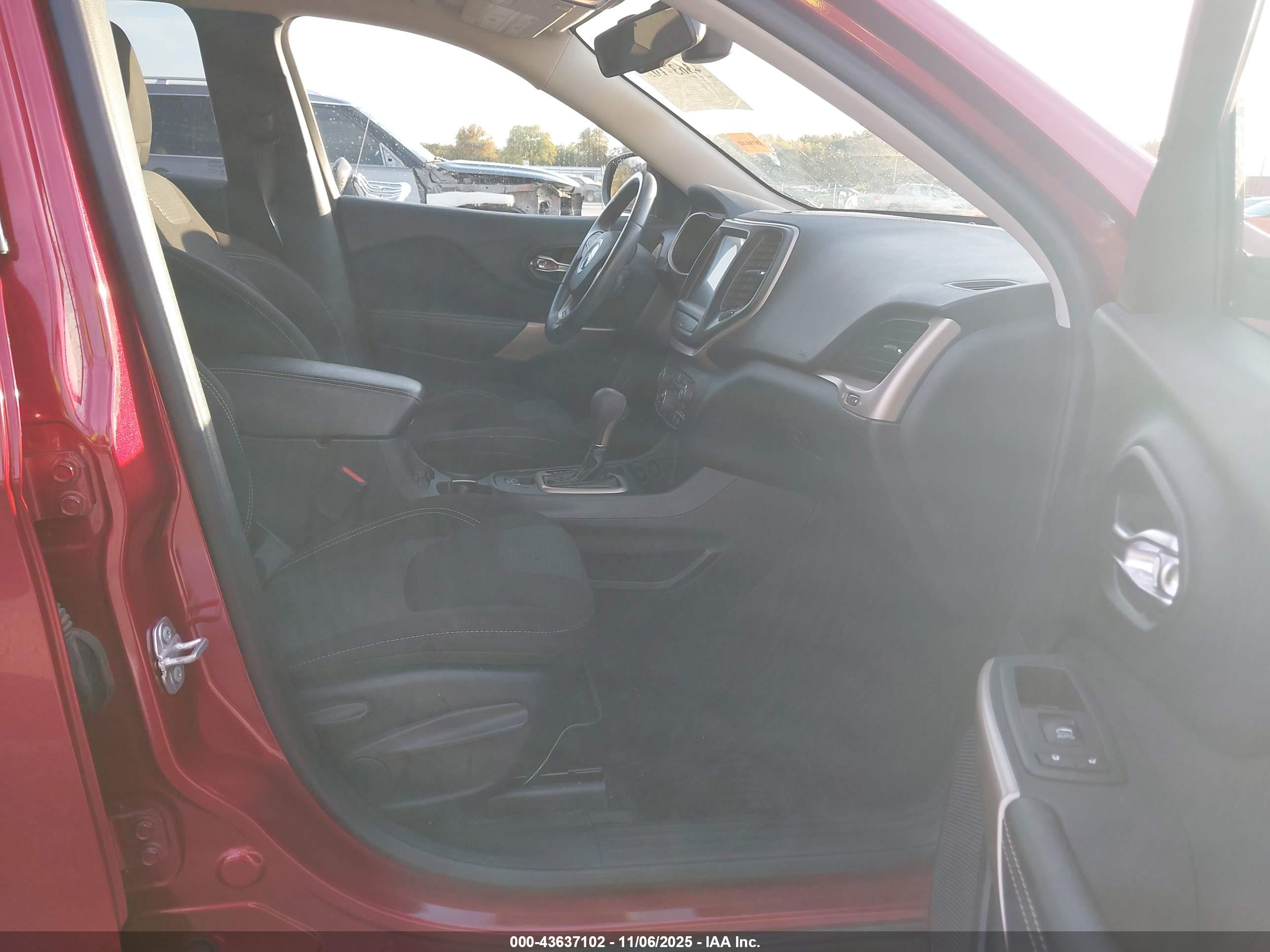 JEEP CHEROKEE image 5