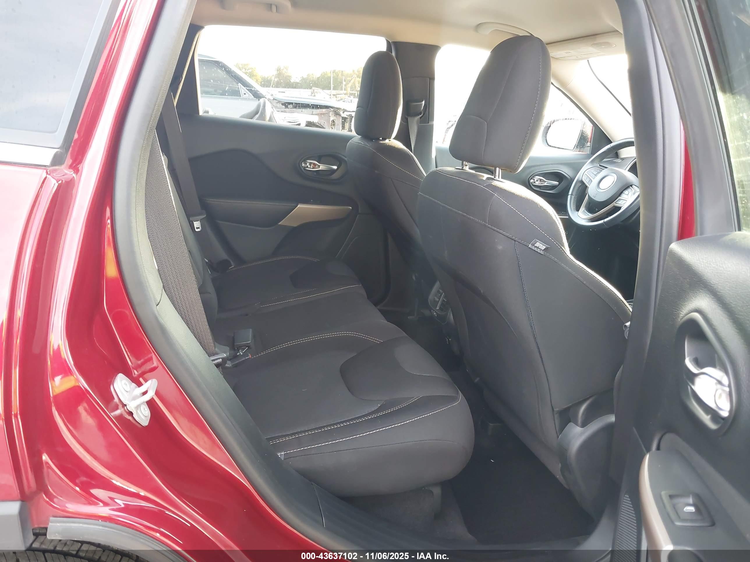 JEEP CHEROKEE image 8
