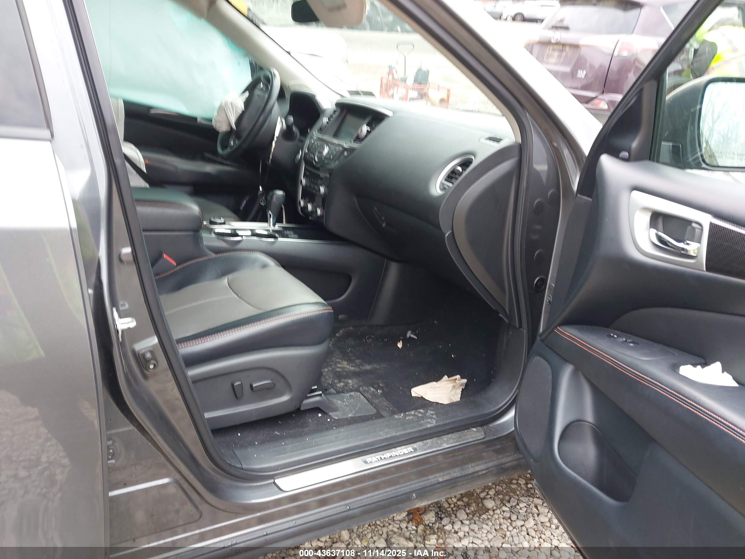 NISSAN PATHFINDER image 5