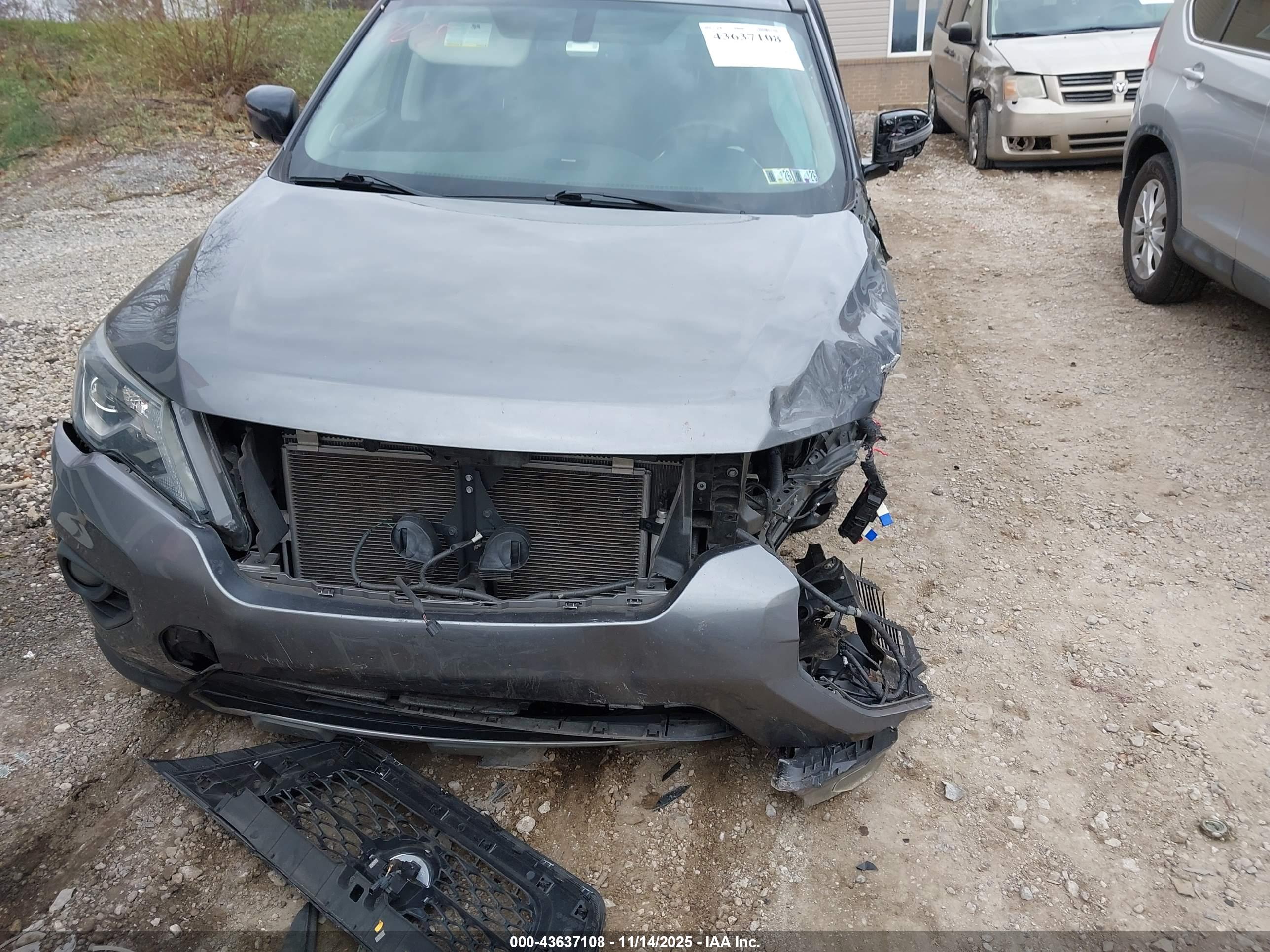 NISSAN PATHFINDER image 6