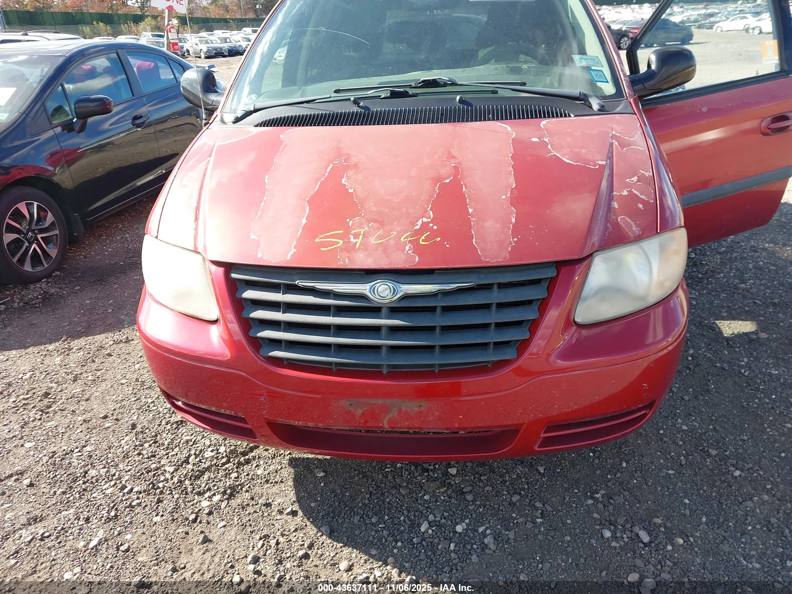 CHRYSLER TOWN image 6